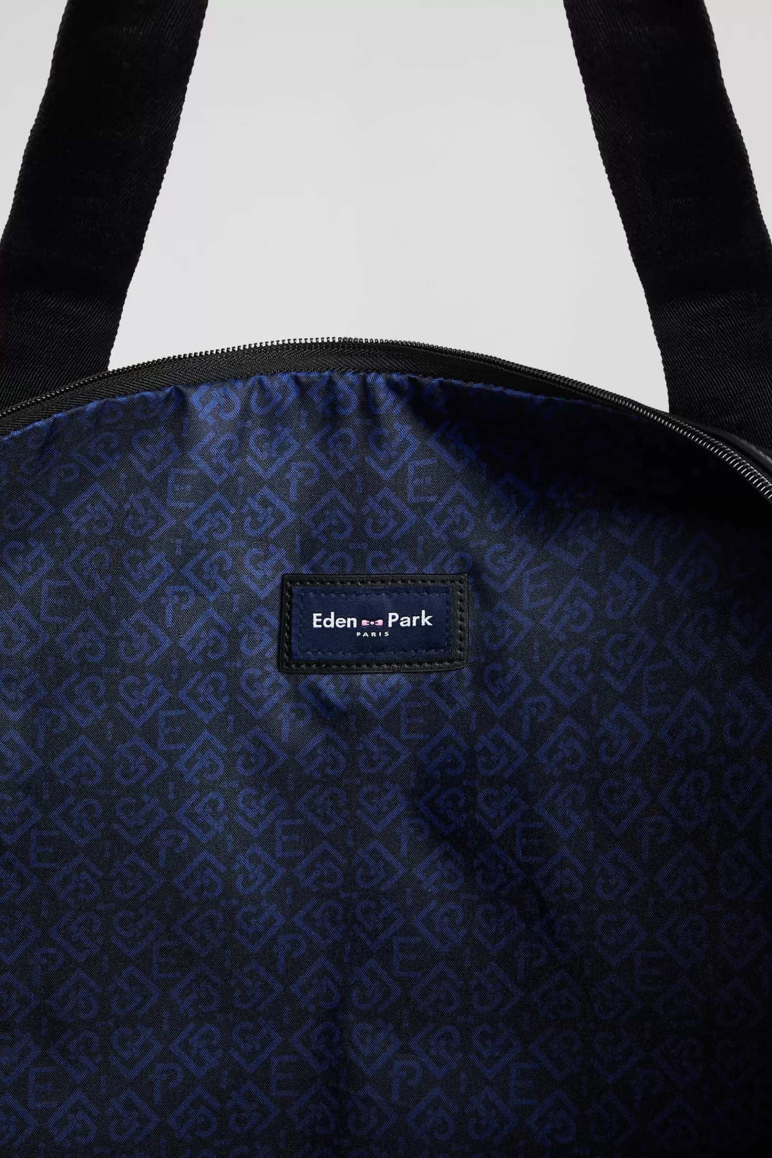 black_jacquard_eden_park_travel_bag_3.webp Eden Park Black jacquard travel bag<Women Accessories | Travel Bags
