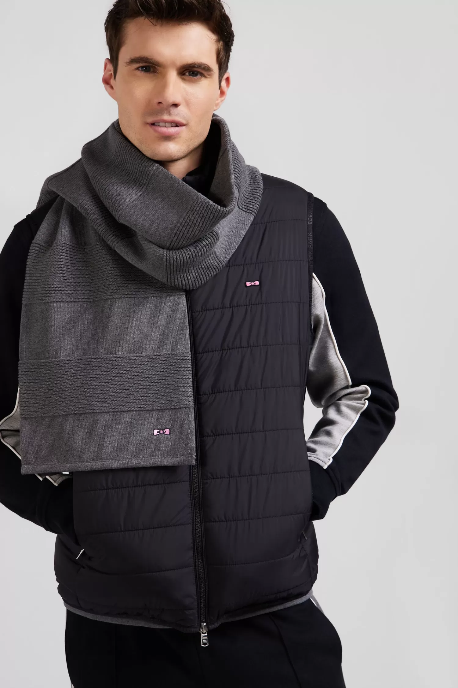 black_quilted_sleeveless_high_collar_down_vest_2.webp Eden Park Black quilted sleeveless high collar down vest< Coats And Jackets