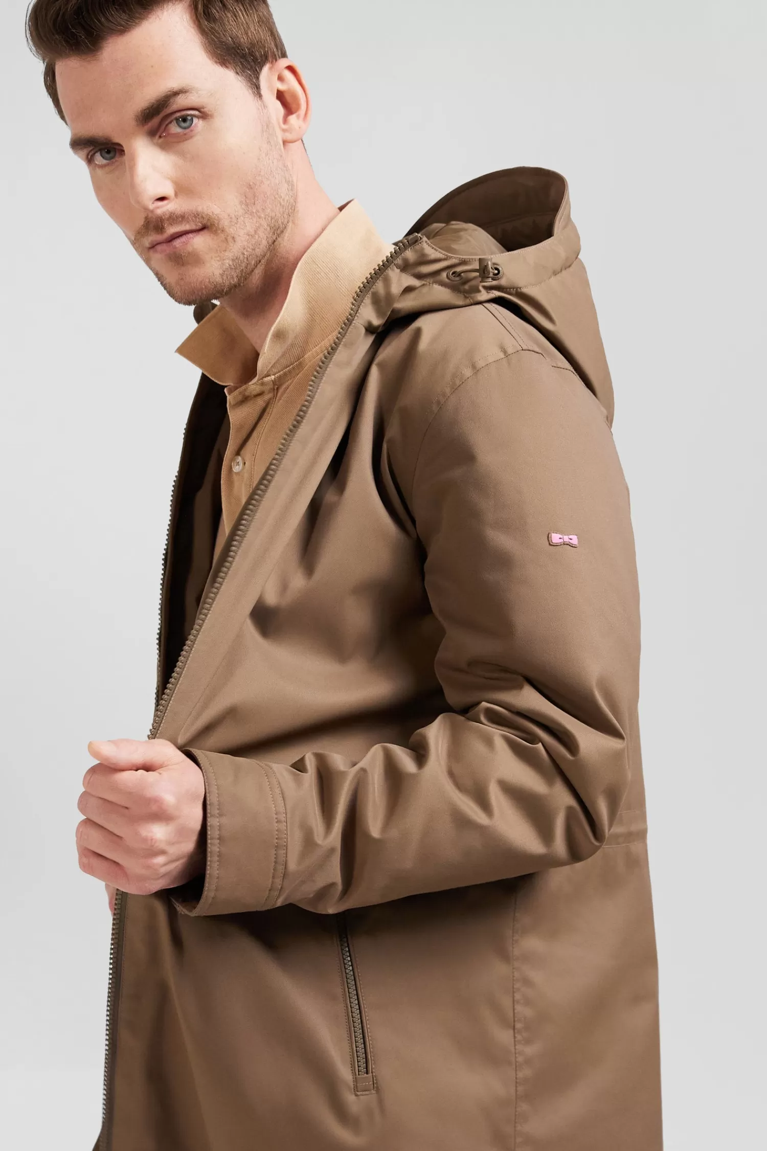 brown_long_hooded_nylon_parka_2.webp Eden Park Brown long hooded nylon parka< Coats And Jackets