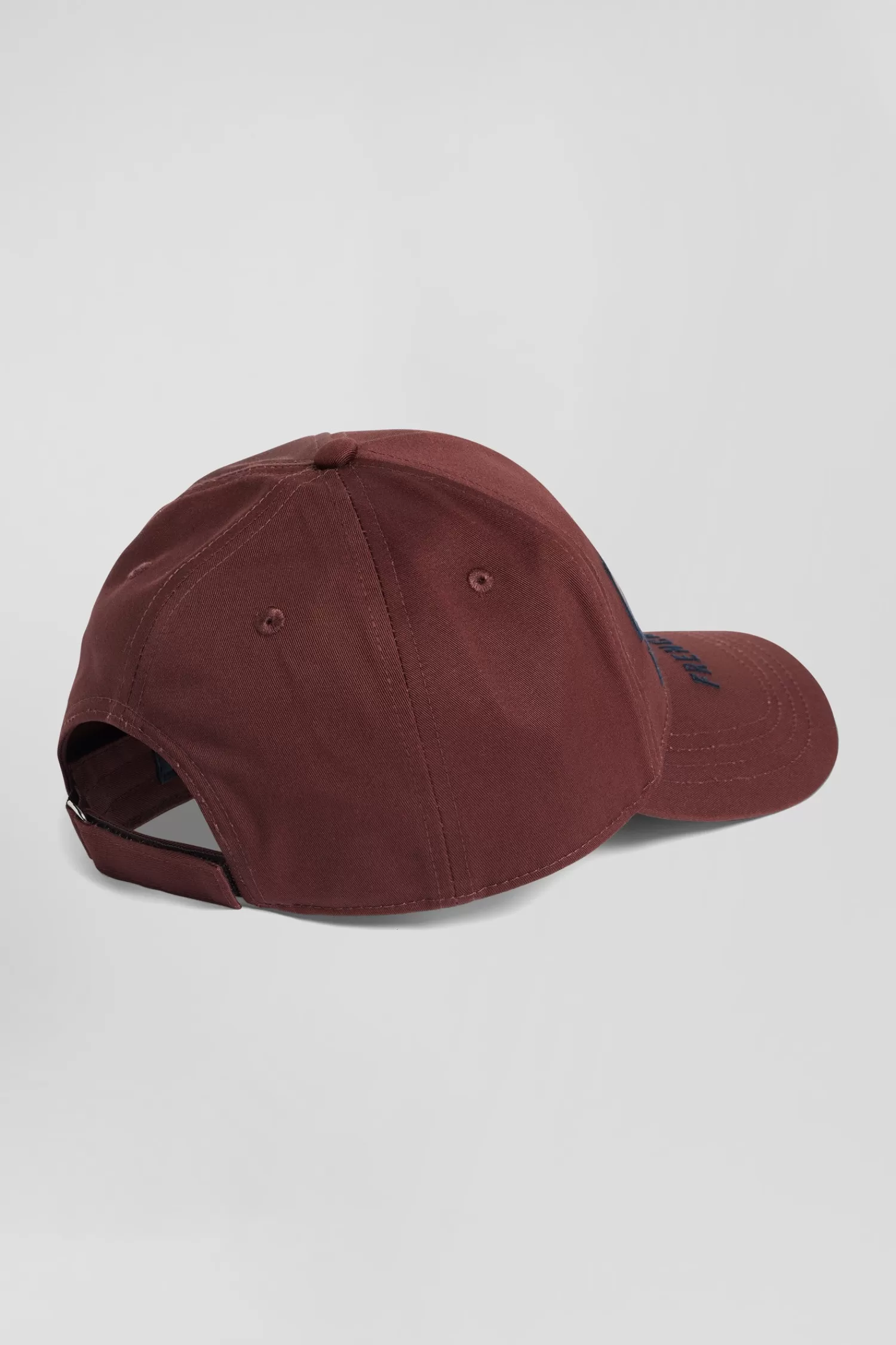 burgundy_cotton_cap_with_bow_tie_2.webp Eden Park Burgundy cotton cap with bow tie< Caps