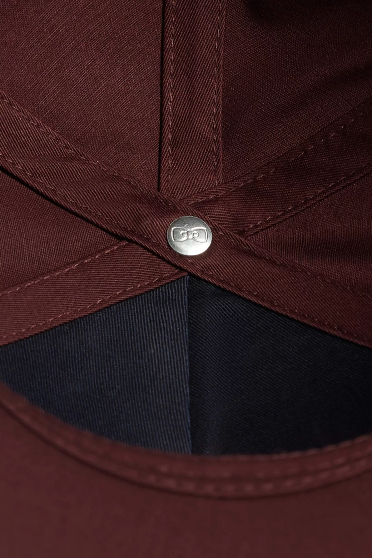 burgundy_cotton_cap_with_bow_tie_3.webp Eden Park Burgundy cotton cap with bow tie< Caps