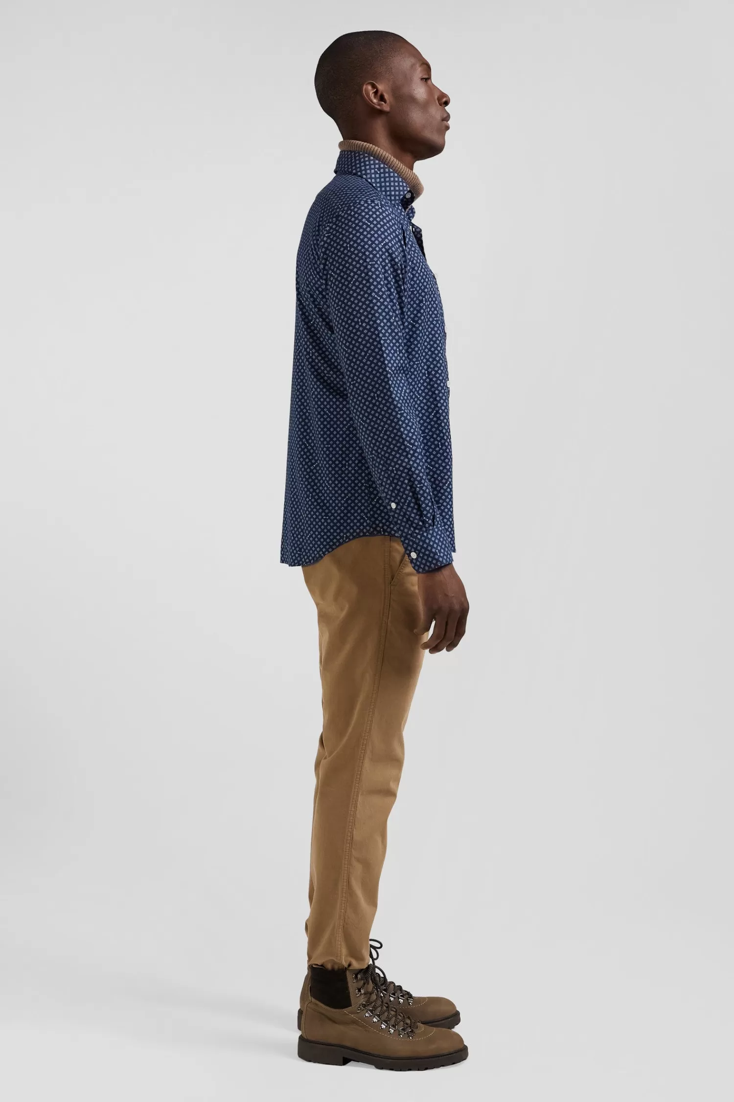 chemise_en_popeline_de_coton_indigo_imprim_graphique_coupe_slim_3.webp Eden Park Chemise en popeline de coton indigo imprimé graphique coupe Slim< Shirts