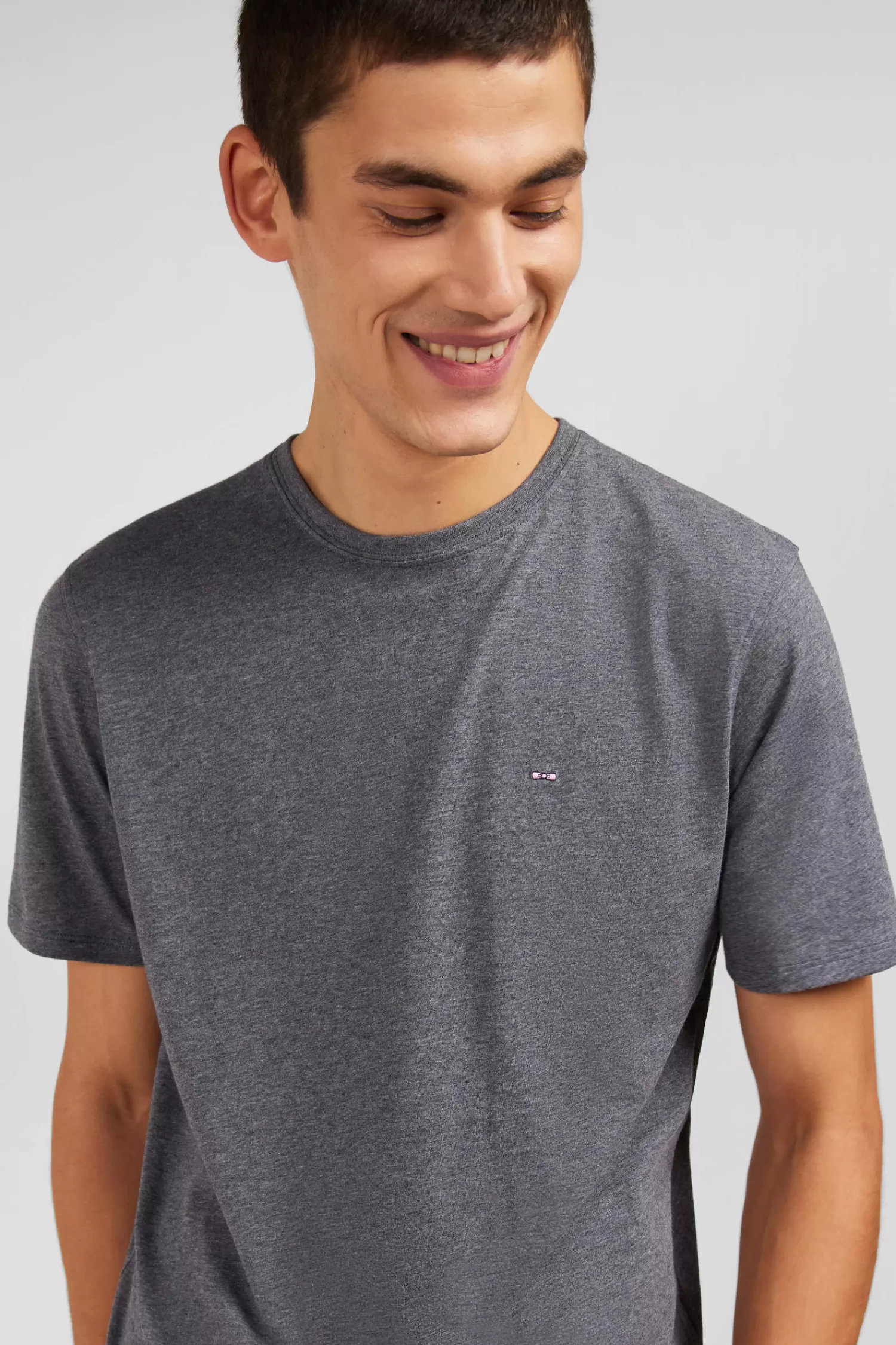 crew_neck_grey_pima_cotton_tshirt_3.webp Eden Park Crew neck grey pima cotton t-shirt< T-shirts