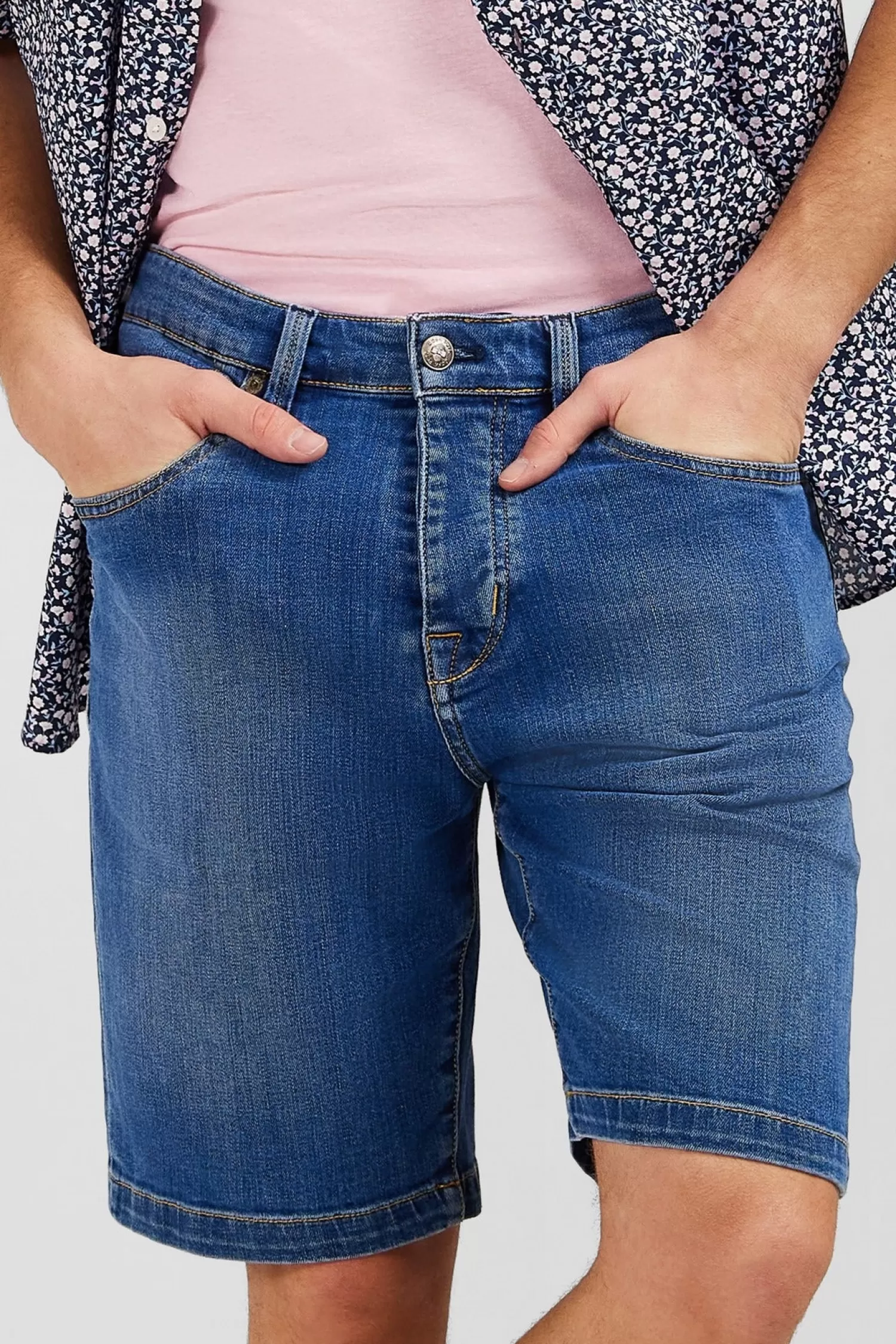 dark_blue_denim_shorts_with_faded_effect_4.webp Eden Park Dark blue denim shorts with faded effect< Shorts And Bermudas