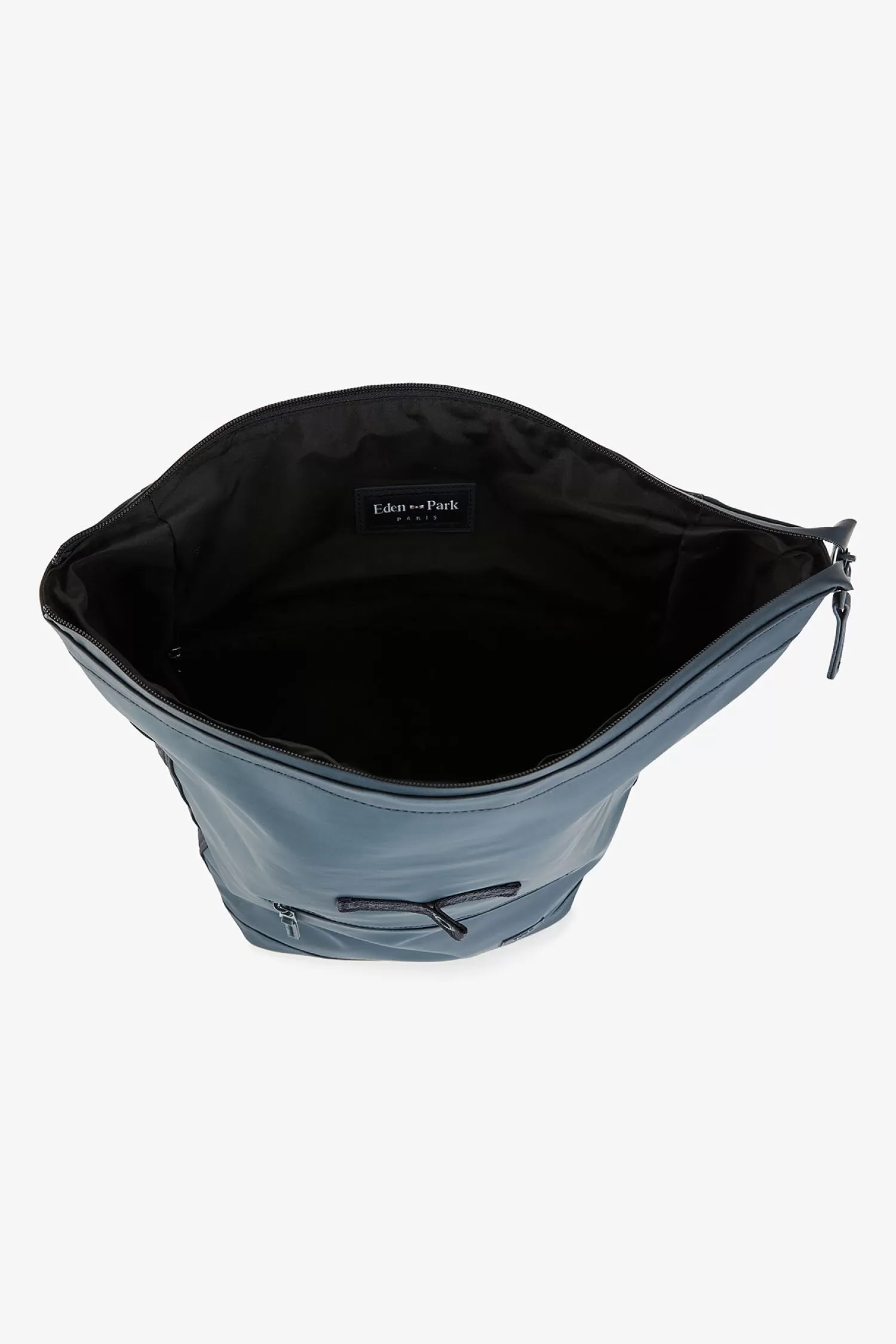 dark_blue_rubber_rucksack_3.webp Eden Park Dark blue rubber rucksack< Backpacks