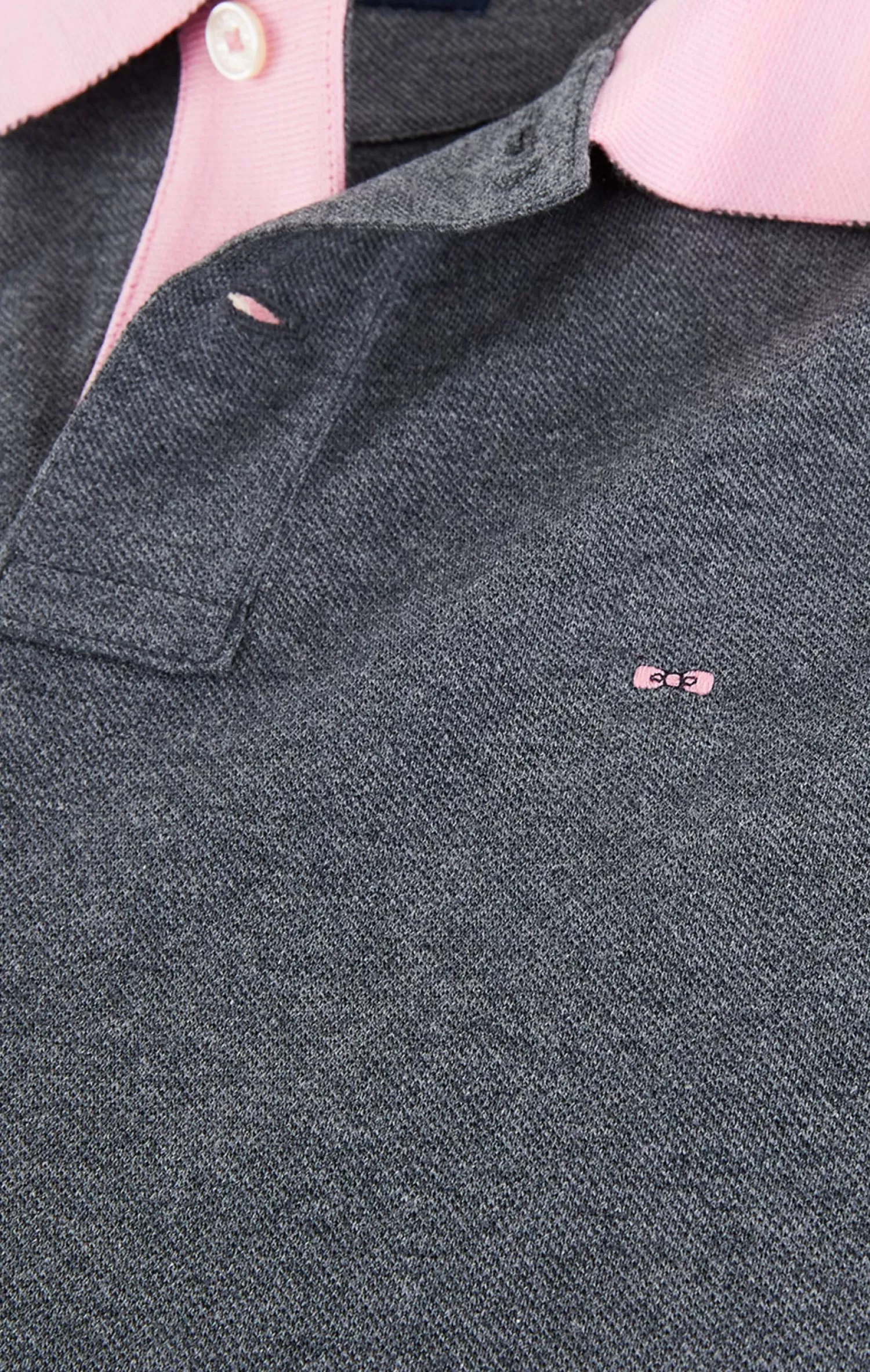 grey_cotton_polo_with_contrasting_neck_7.webp Eden Park Grey cotton polo with contrasting neck< Polos