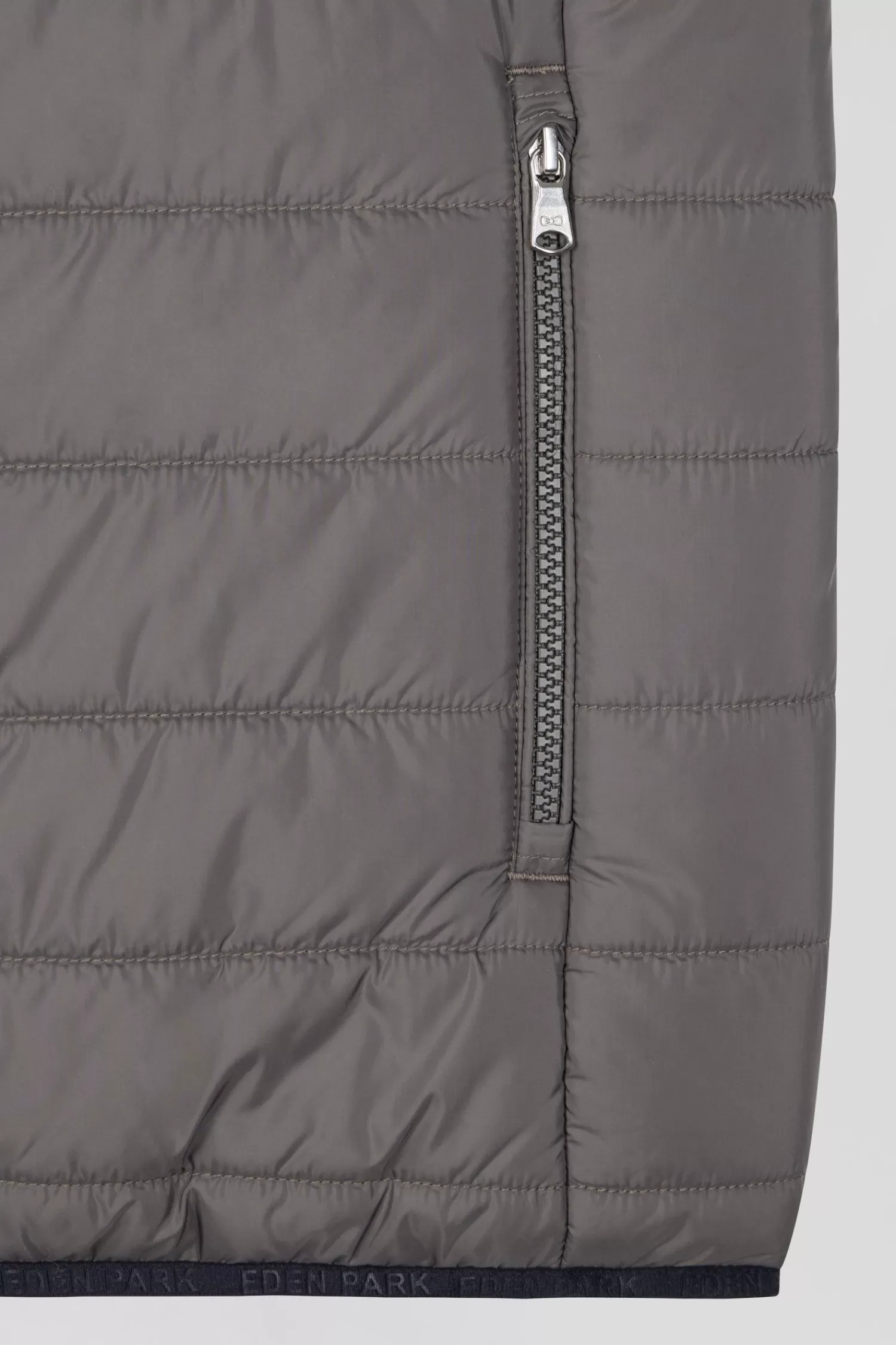 grey_quilted_sleeveless_high_collar_down_vest_8.webp Eden Park Grey quilted sleeveless high collar down vest< Coats And Jackets