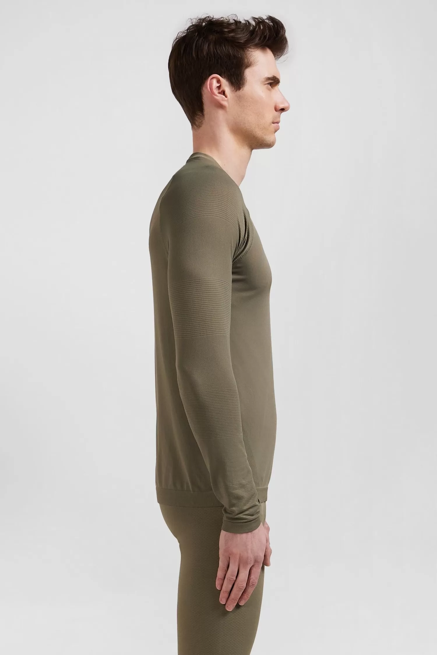 khaki_green_longsleeved_sports_tshirt_with_striped_details_2.webp Eden Park Khaki green long-sleeved sports T-shirt with striped details< T-shirts