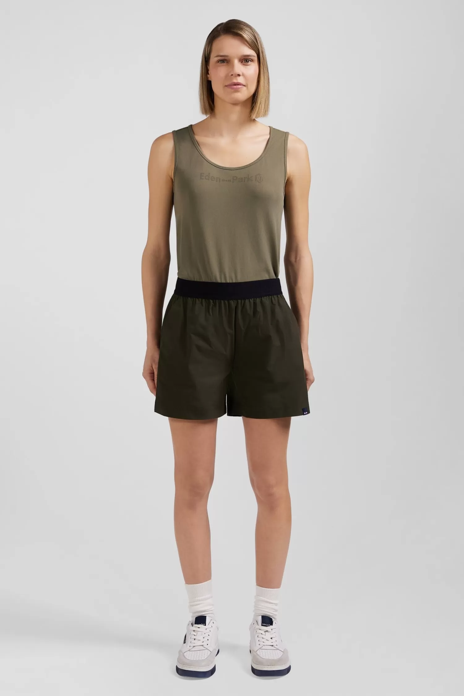 Eden Park Khaki sports shorts<Women Pants