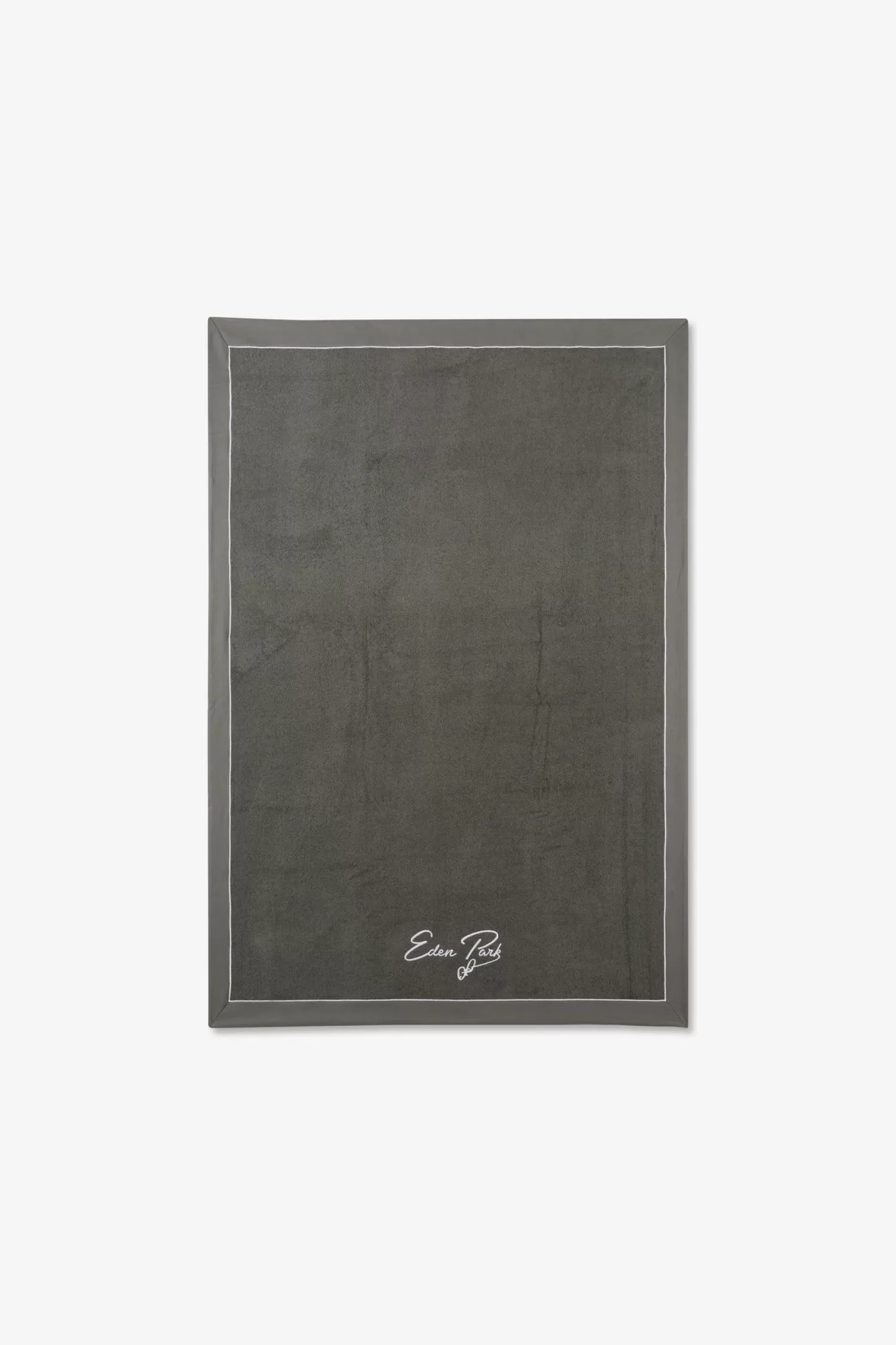 Eden Park Large bath towel with grey embroidery< Bath Towels