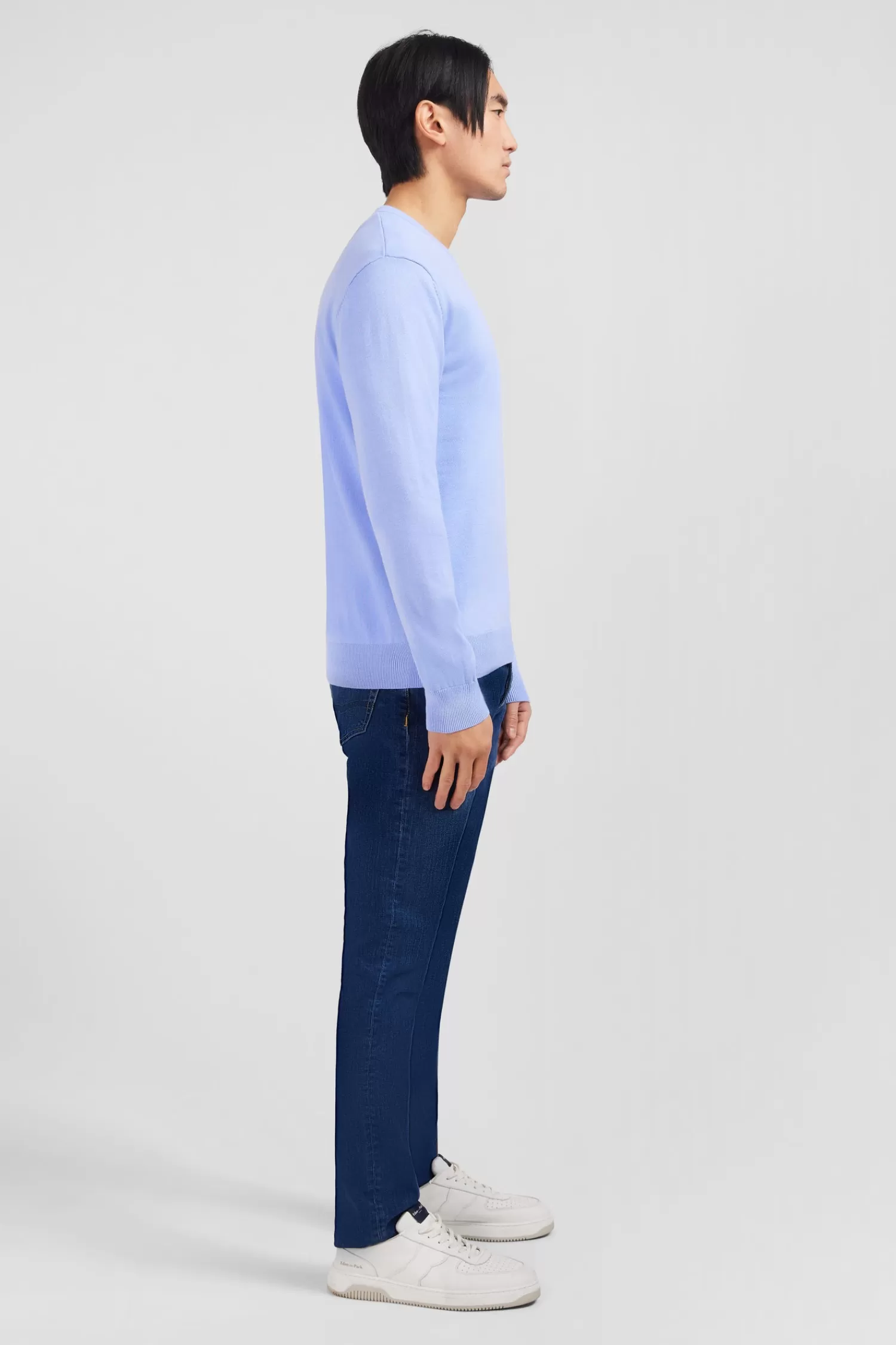 light_blue_vneck_cotton_jersey_jumper_5.webp Eden Park Light blue V-neck cotton jersey jumper< Sweaters