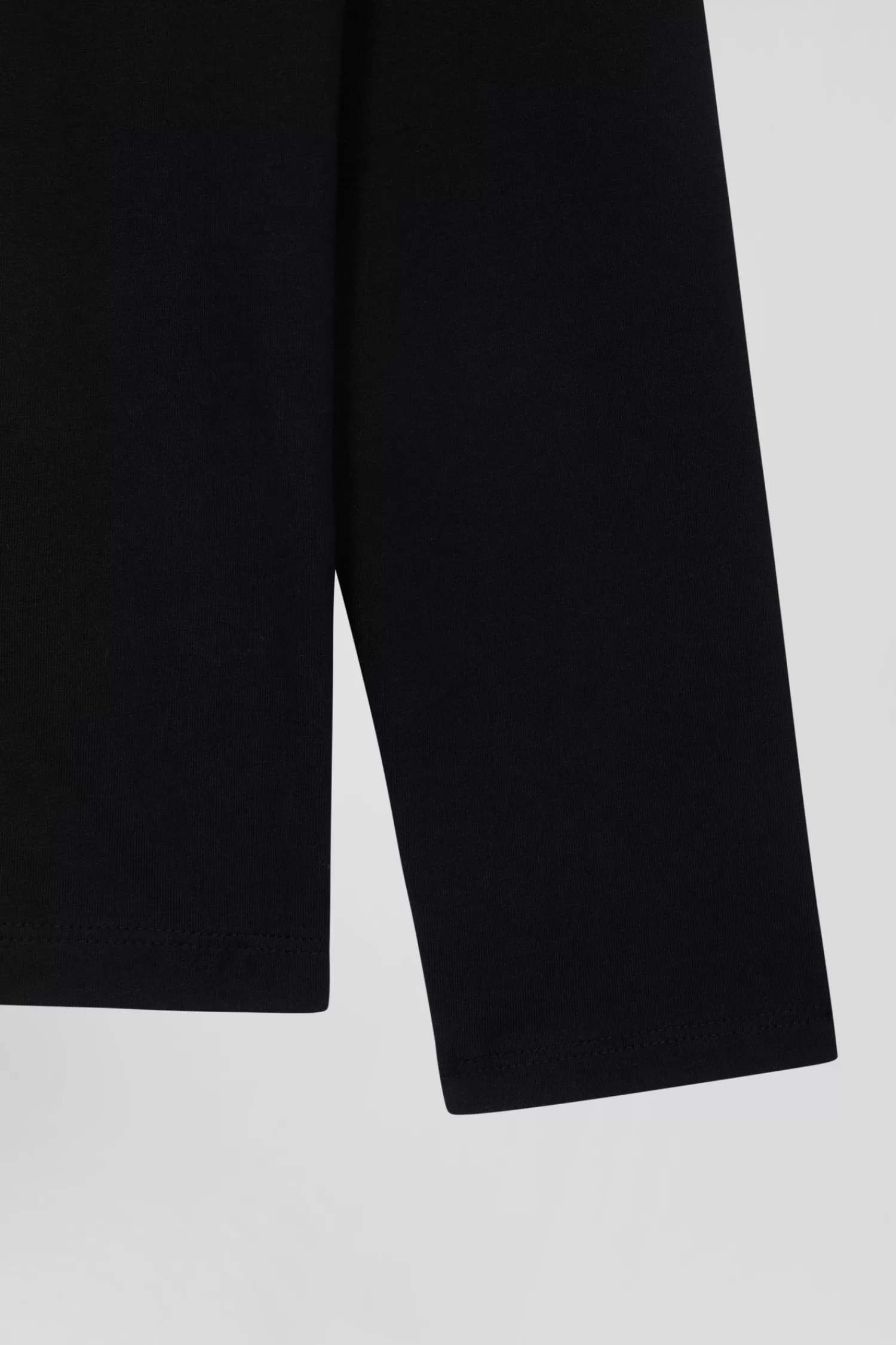 longsleeved_roundneck_tshirt_in_black_cotton_7.webp Eden Park Long-sleeved round-neck t-shirt in black cotton<Women T-shirts