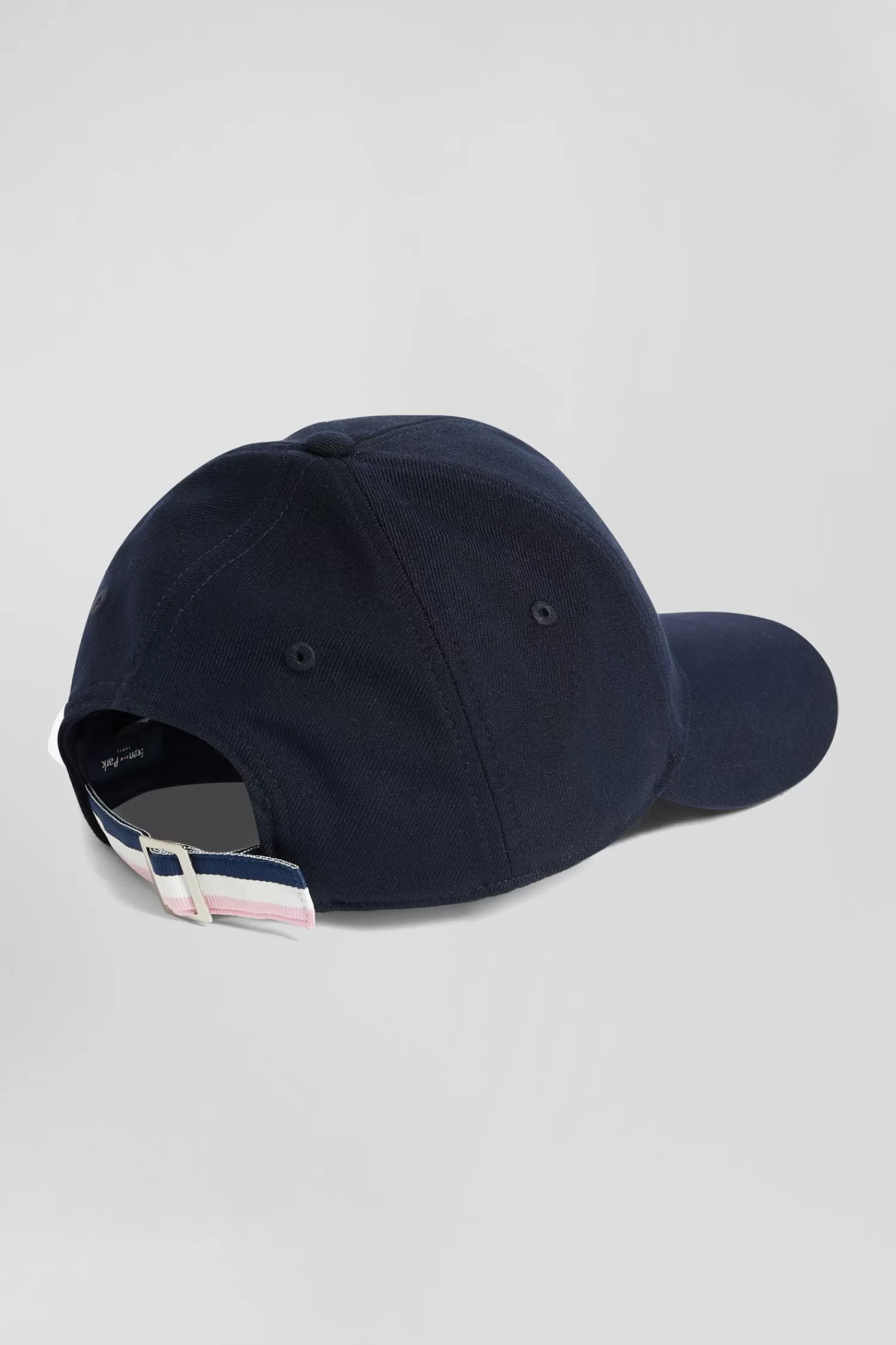 navy_blue_cap_with_rubber_badge_and_tricolour_trim_2.webp Eden Park Navy blue cap with rubber badge and tricolour trim< Caps
