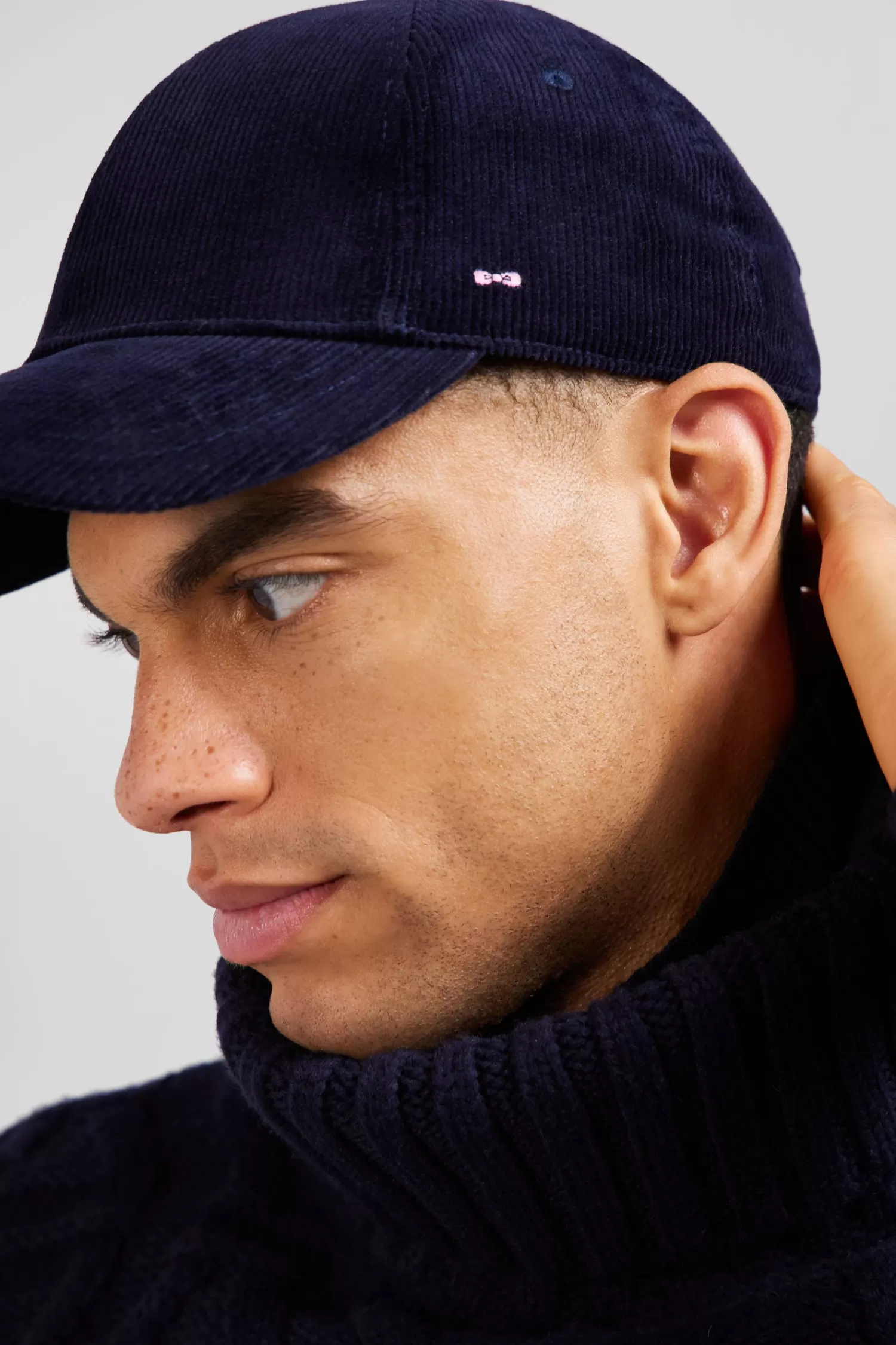 Eden Park Navy blue corduroy cap< Caps
