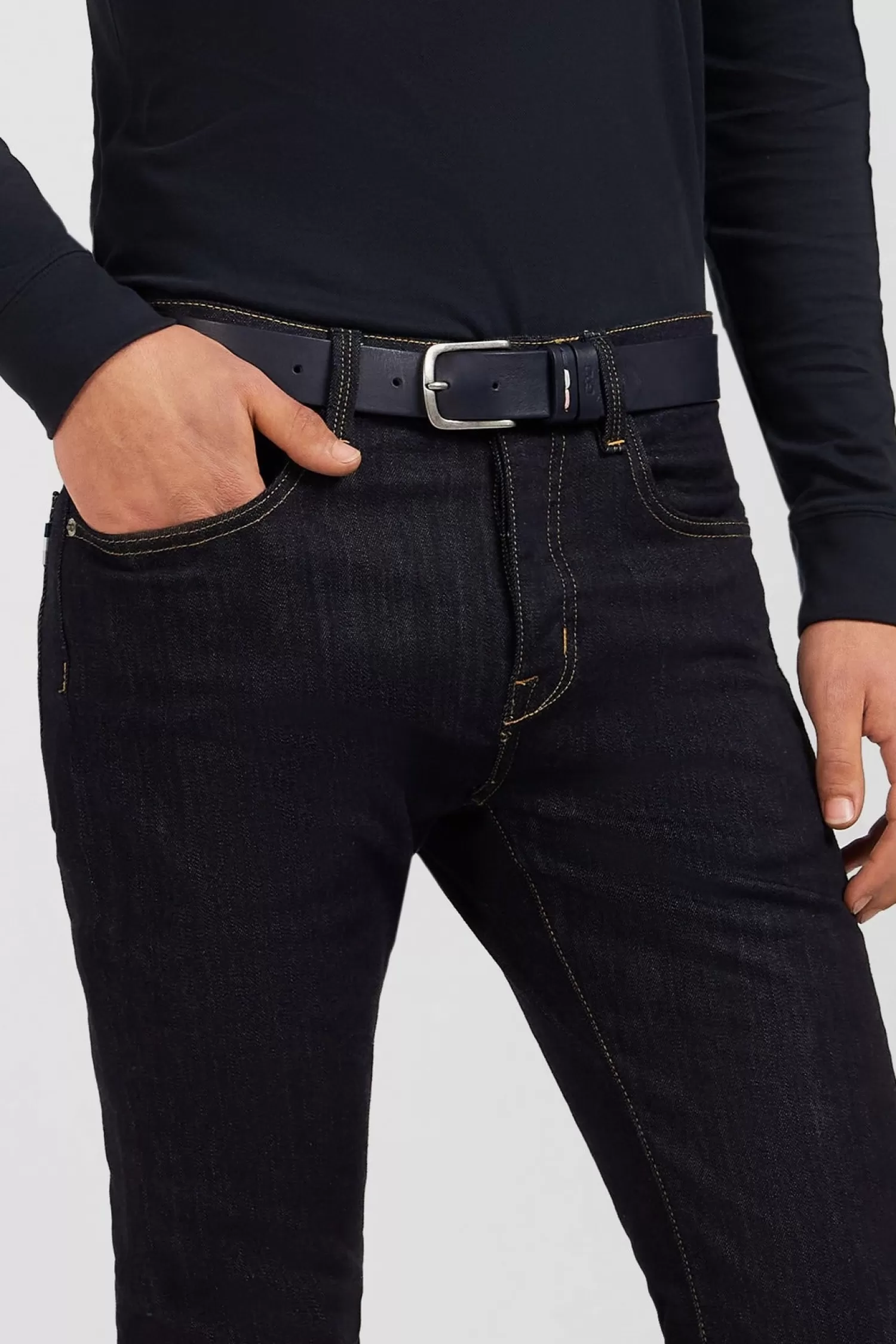 navy_blue_jeans_in_stretch_cotton_4.webp Eden Park Navy blue jeans in stretch cotton< Pants