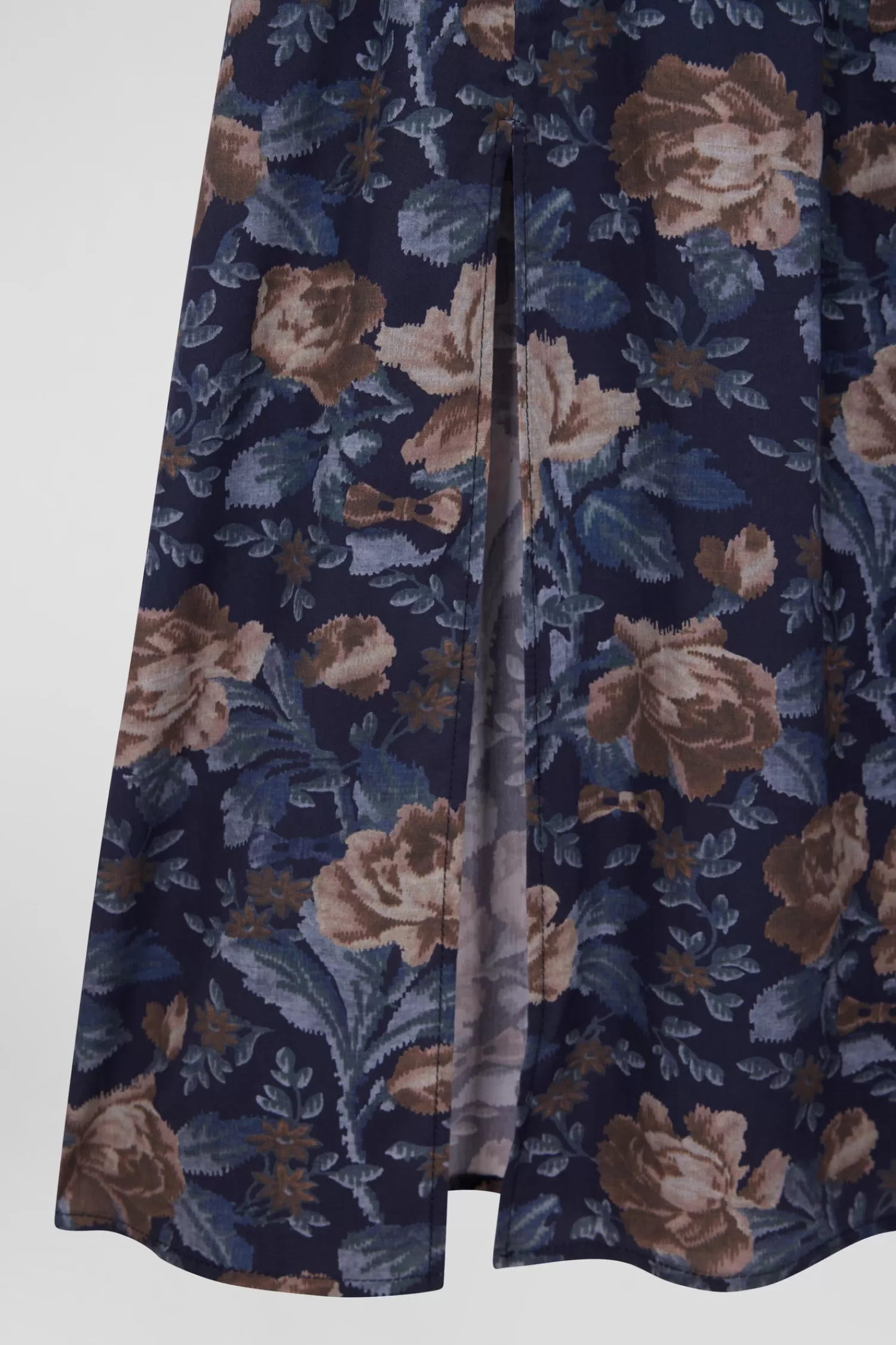 navy_blue_lyocell_floral_dress_with_long_sleeves_7.webp Eden Park Navy blue lyocell floral dress with long sleeves<Women Dresses And Skirts