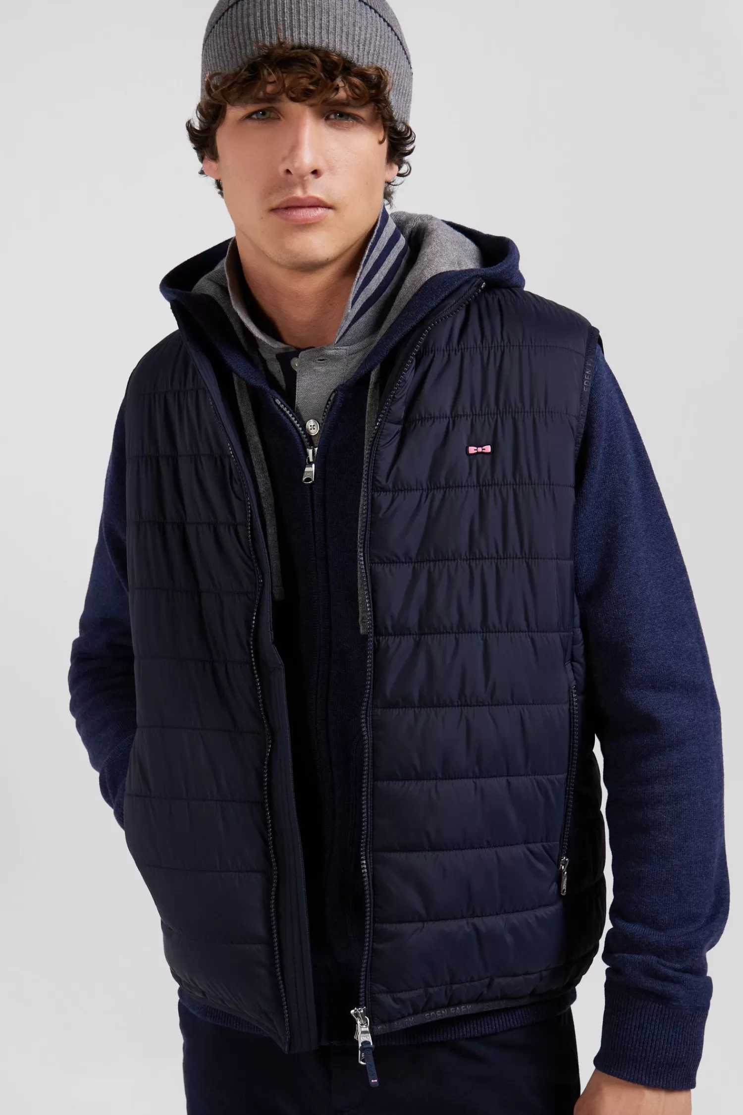 navy_blue_quilted_sleeveless_high_collar_down_vest_2.webp Eden Park Navy blue quilted sleeveless high collar down vest< Coats And Jackets