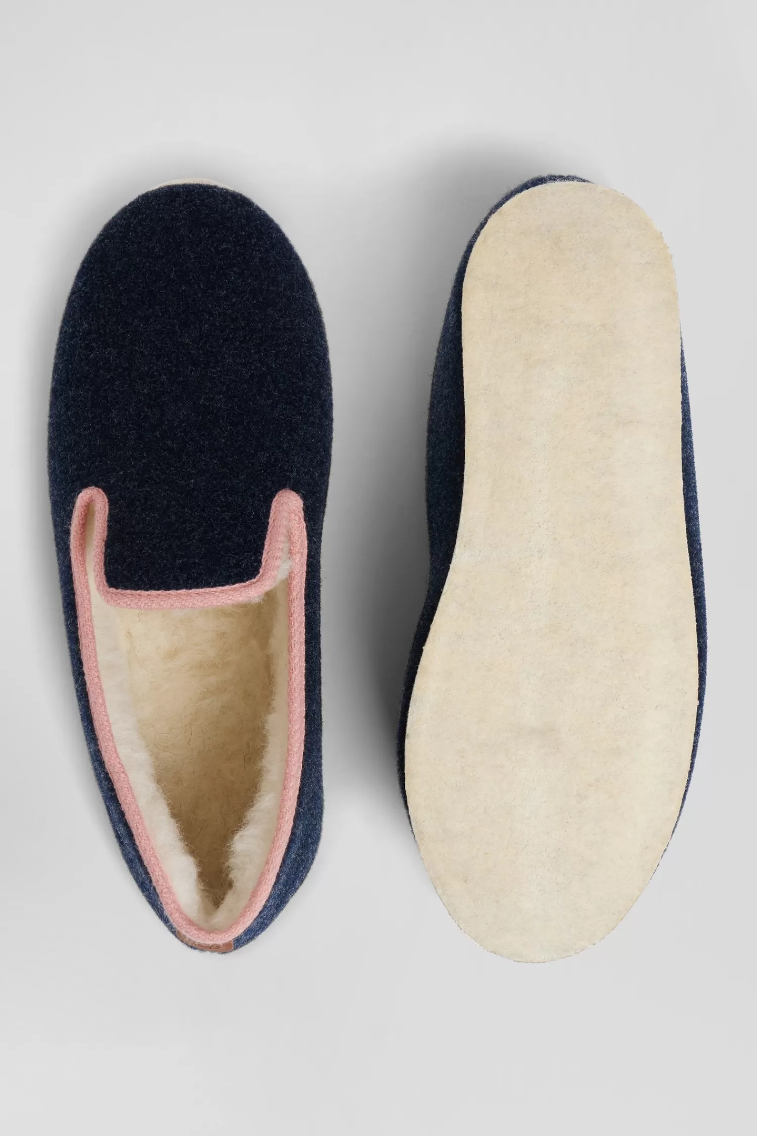 Eden Park Navy blue shearling slippers with pink trim< Slippers