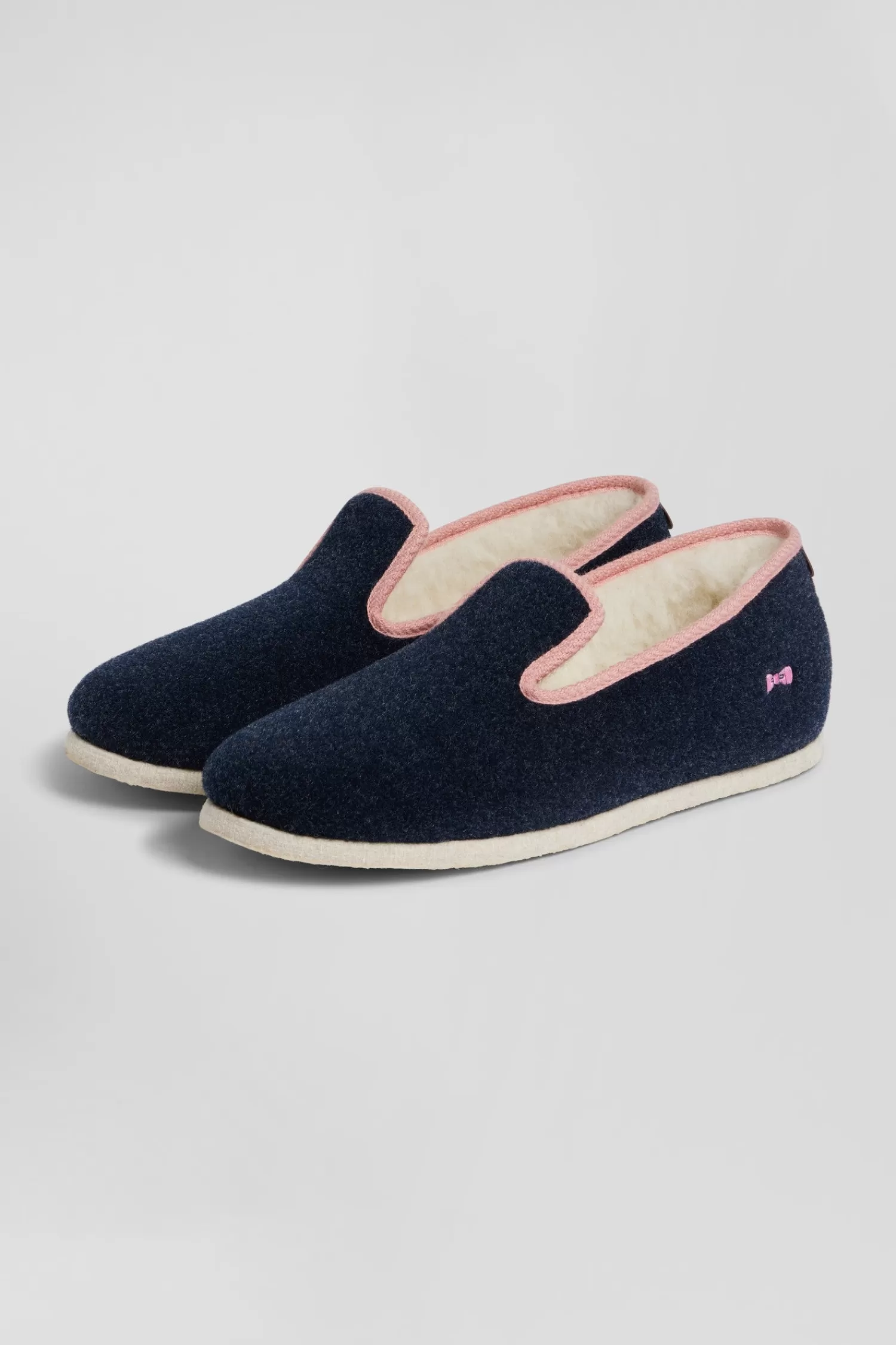 navy_blue_shearling_slippers_with_pink_trim_2.webp Eden Park Navy blue shearling slippers with pink trim< Slippers