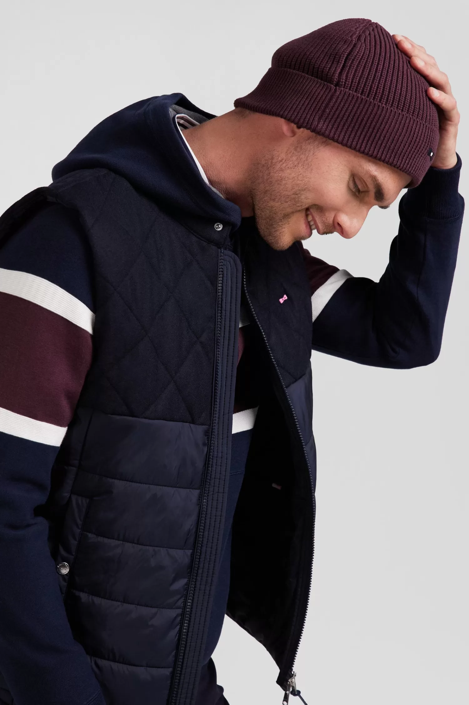 navy_blue_sleeveless_double_quilted_high_collar_down_vest_2.webp Eden Park Navy blue sleeveless double quilted high collar down vest< Coats And Jackets