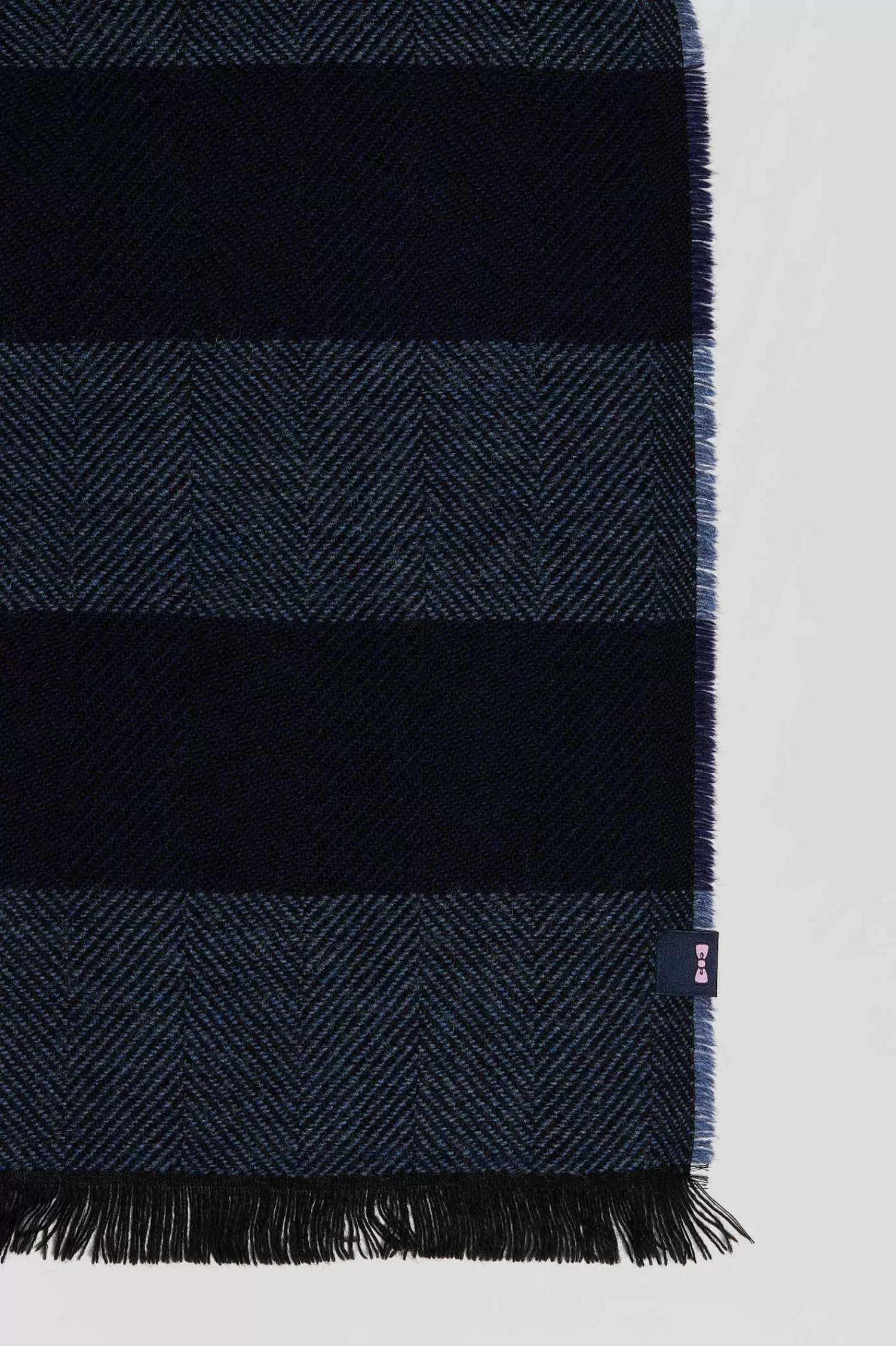 navy_blue_striped_mixed_wool_large_scarf_3.webp Eden Park Navy blue striped mixed wool large scarf< Scarves And Wraps