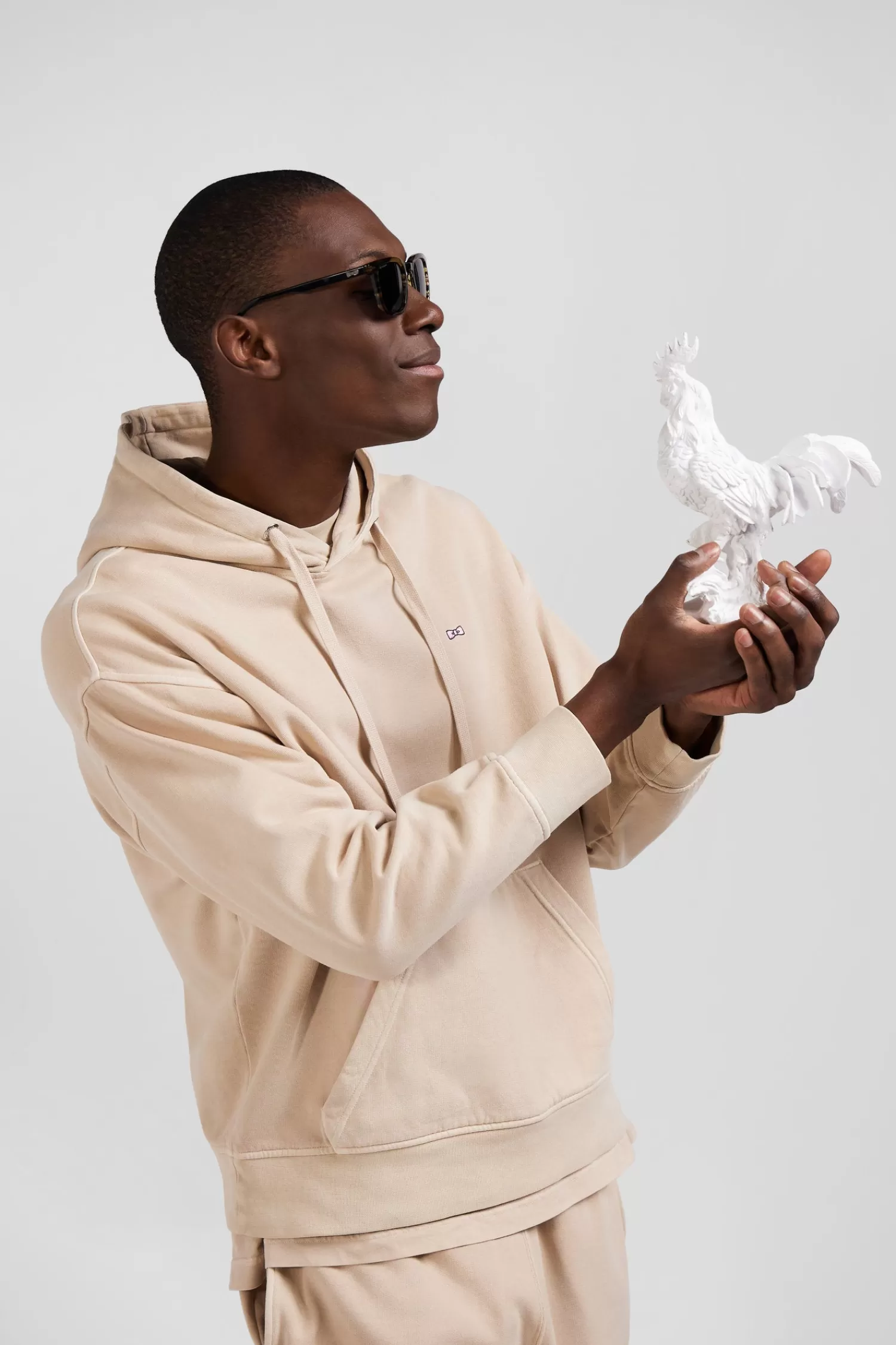 oversize_beige_unisex_dyed_cotton_fleece_hoodie_3.webp Eden Park Oversize beige unisex dyed cotton fleece hoodie<Women Sweatshirts | Sweatshirts