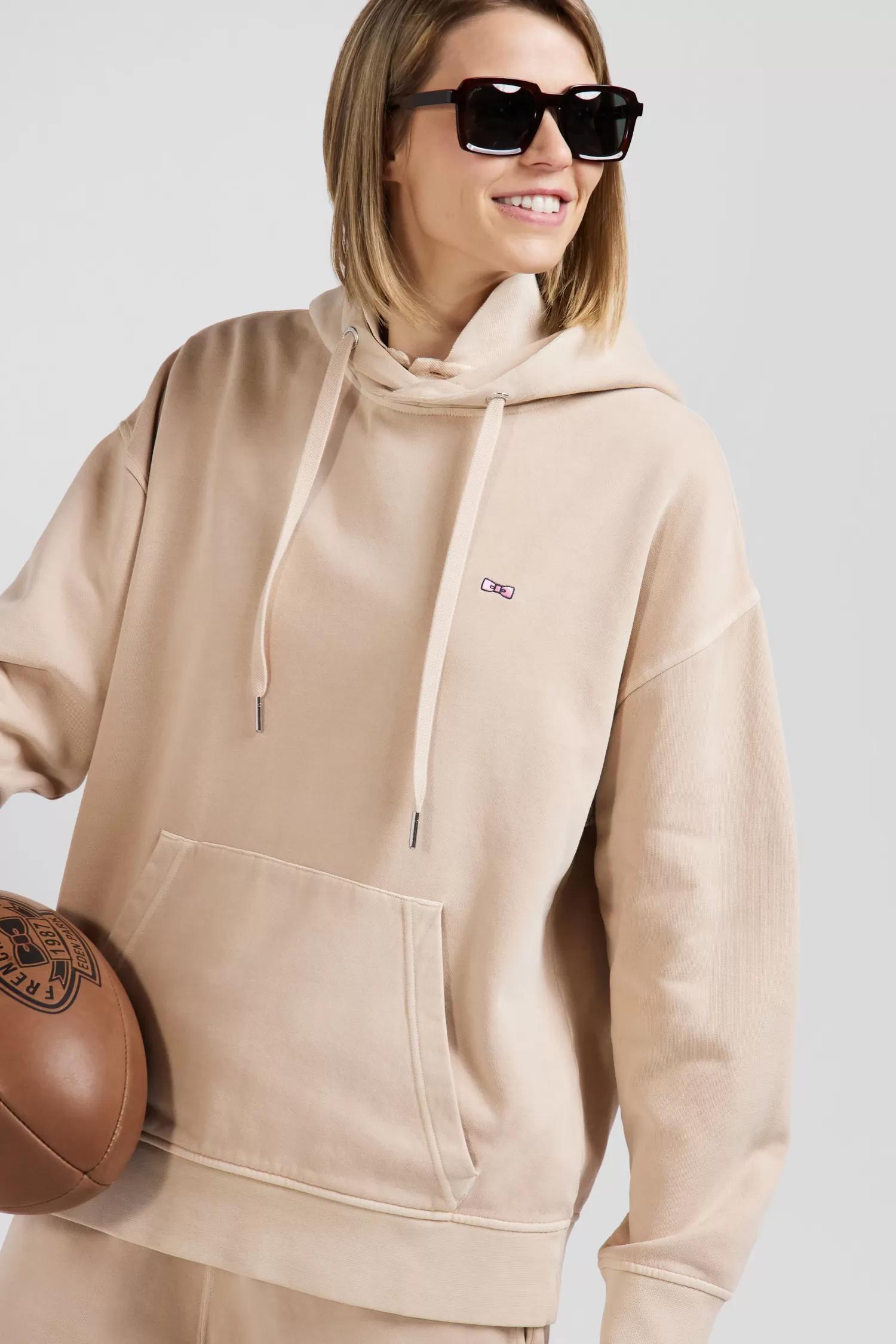 oversize_beige_unisex_dyed_cotton_fleece_hoodie_4.webp Eden Park Oversize beige unisex dyed cotton fleece hoodie<Women Sweatshirts | Sweatshirts