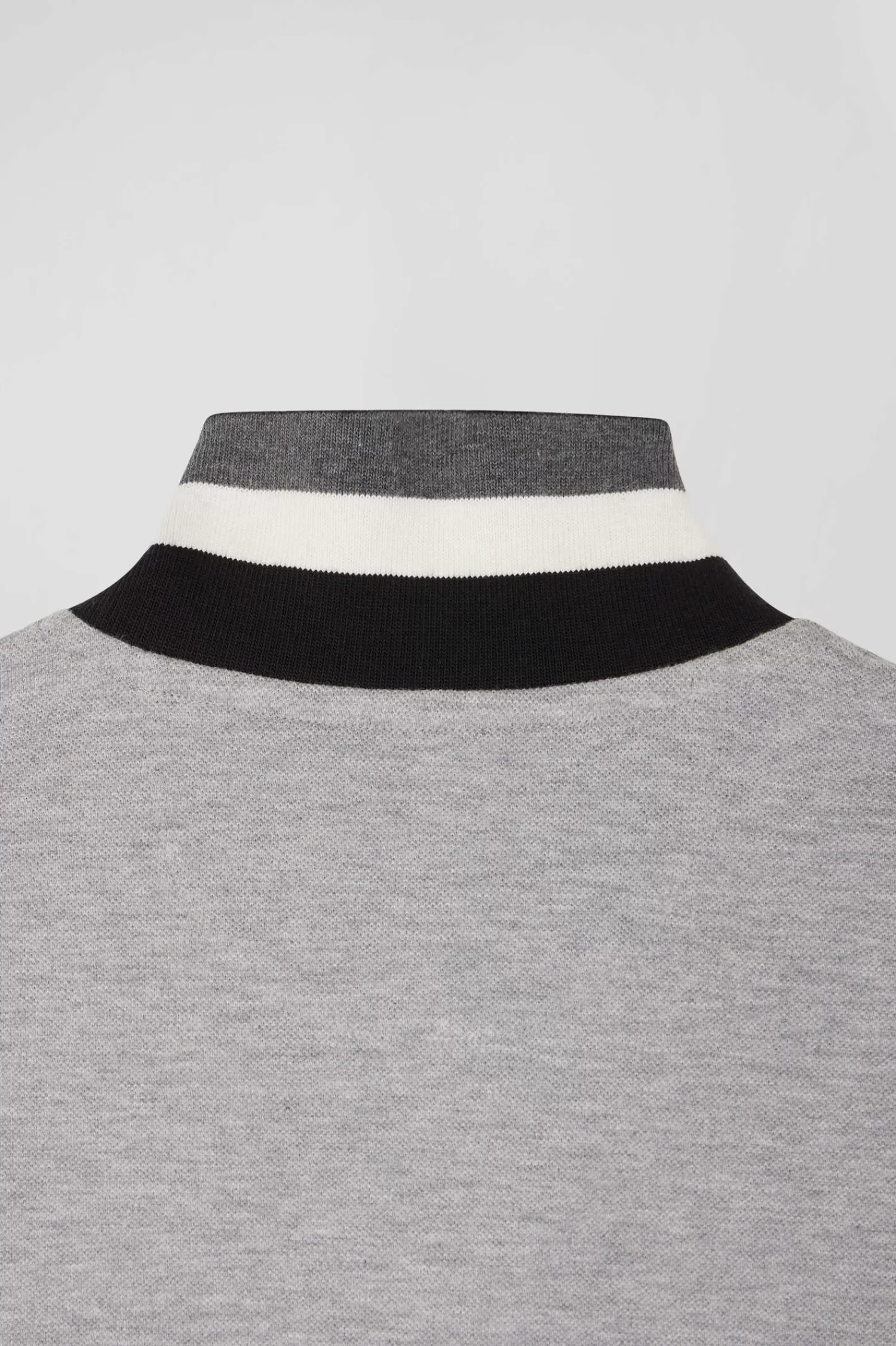 oversize_black_shortsleeved_cotton_piqu_polo_shirt_with_tricolor_details_8.webp Eden Park Oversize black short-sleeved cotton piqué polo shirt with tricolor details< Polos