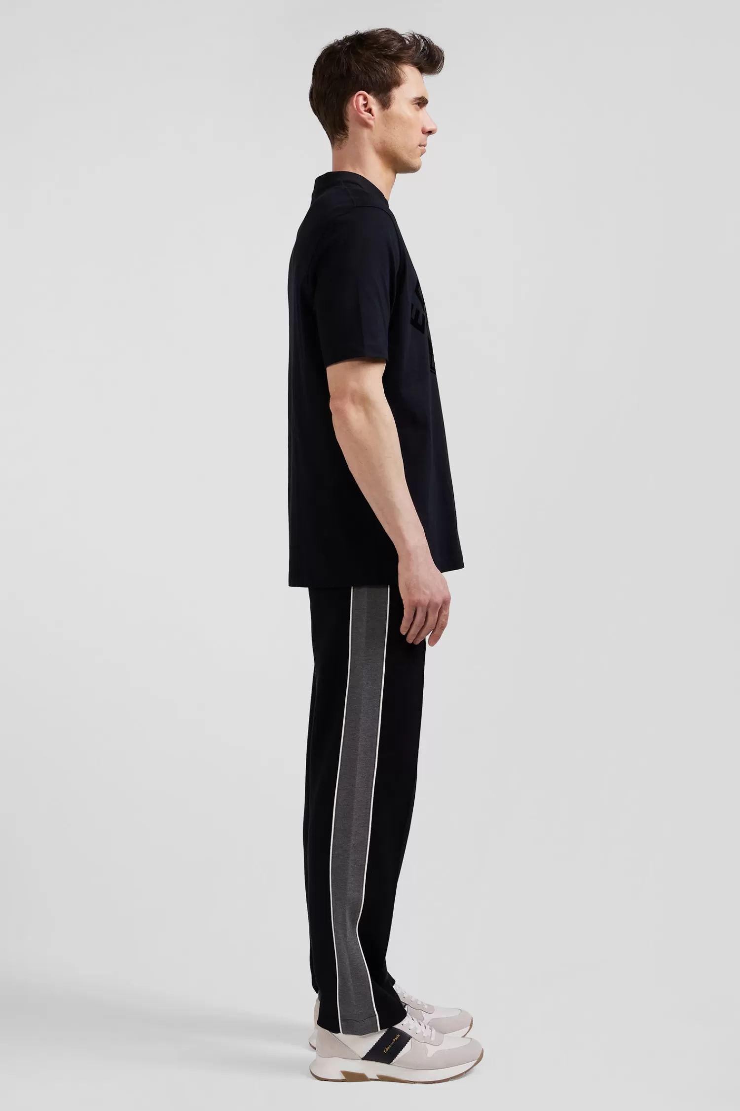 oversize_black_shortsleeved_cotton_tshirt_with_eden_park_rugby_print_4.webp Eden Park Oversize black short-sleeved cotton T-shirt with Rugby print< T-shirts