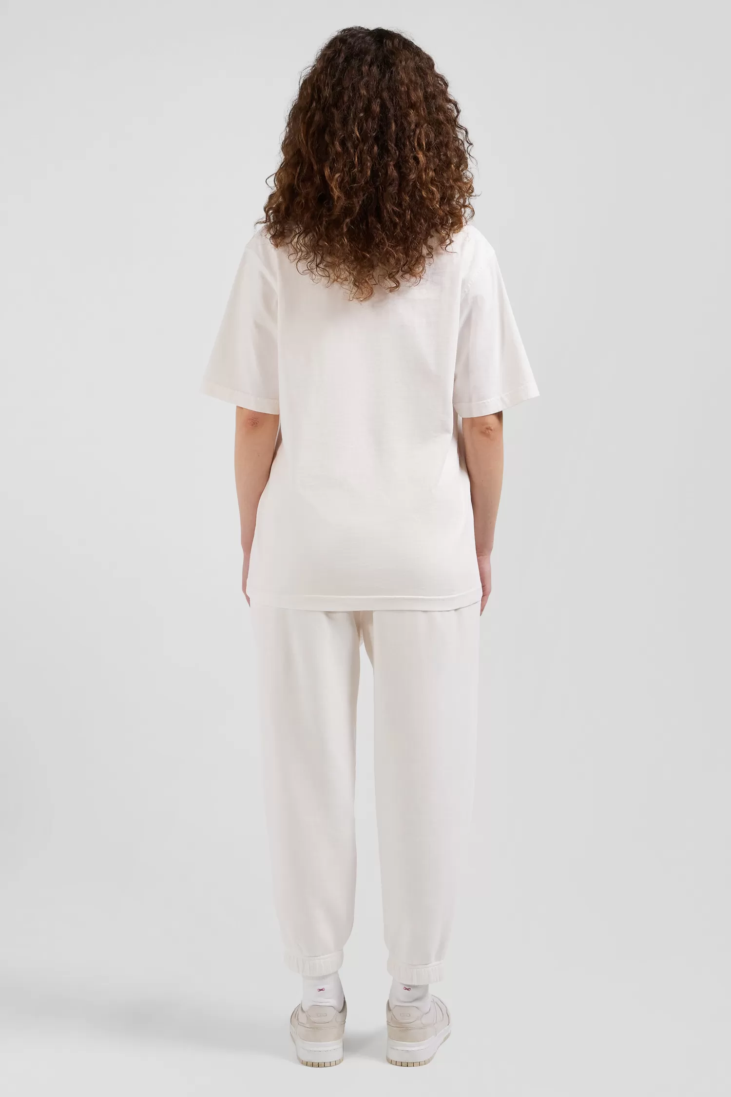 oversize_ecru_unisex_shortsleeved_tshirt_in_overdyed_cotton_9.webp Eden Park Oversize ecru unisex short-sleeved T-shirt in overdyed cotton<Women T-shirts | T-shirts