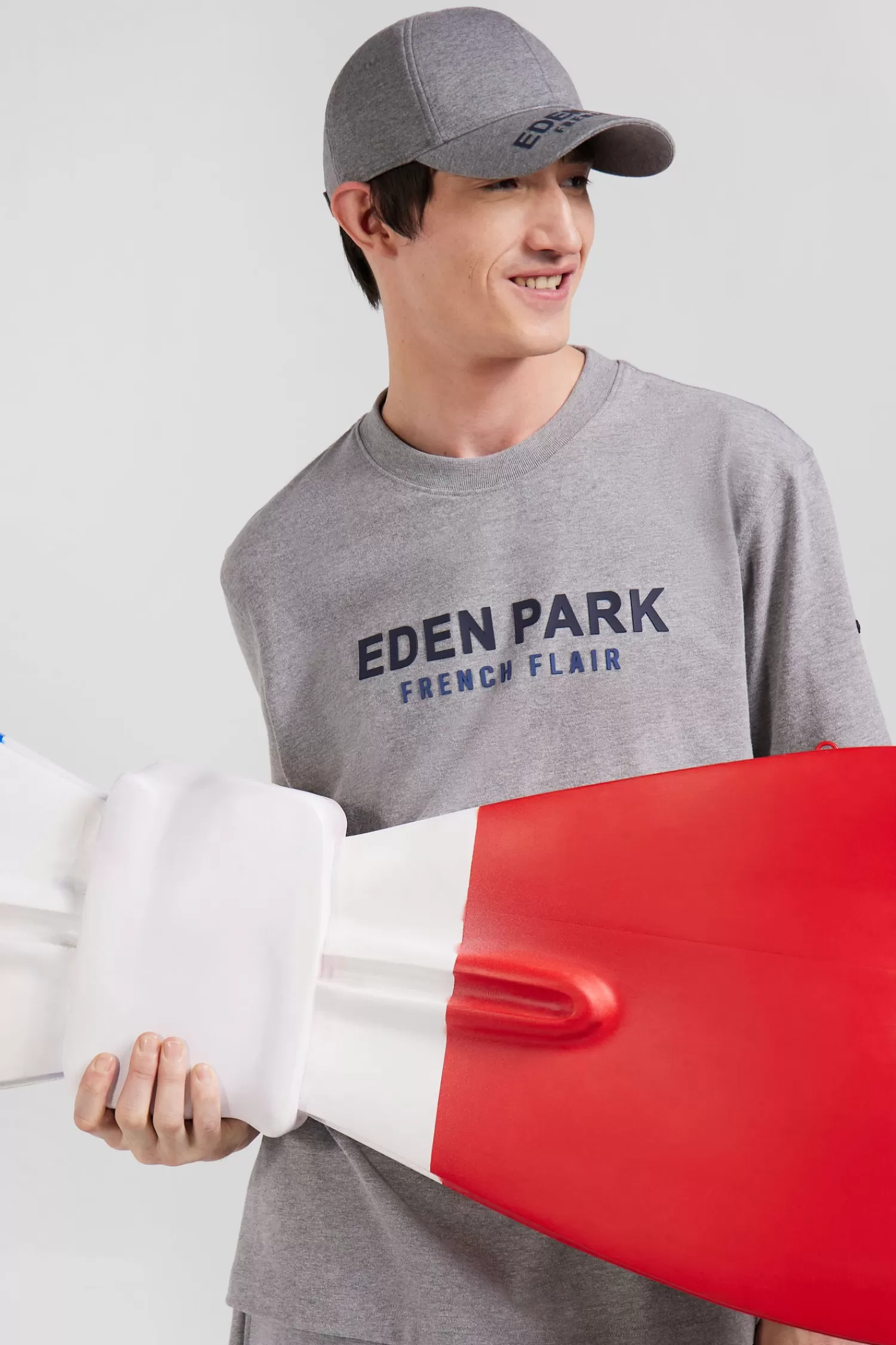oversize_grey_eden_park_french_flair_cotton_shortsleeved_tshirt_2.webp Eden Park Oversize grey French Flair cotton short-sleeved T-shirt< T-shirts