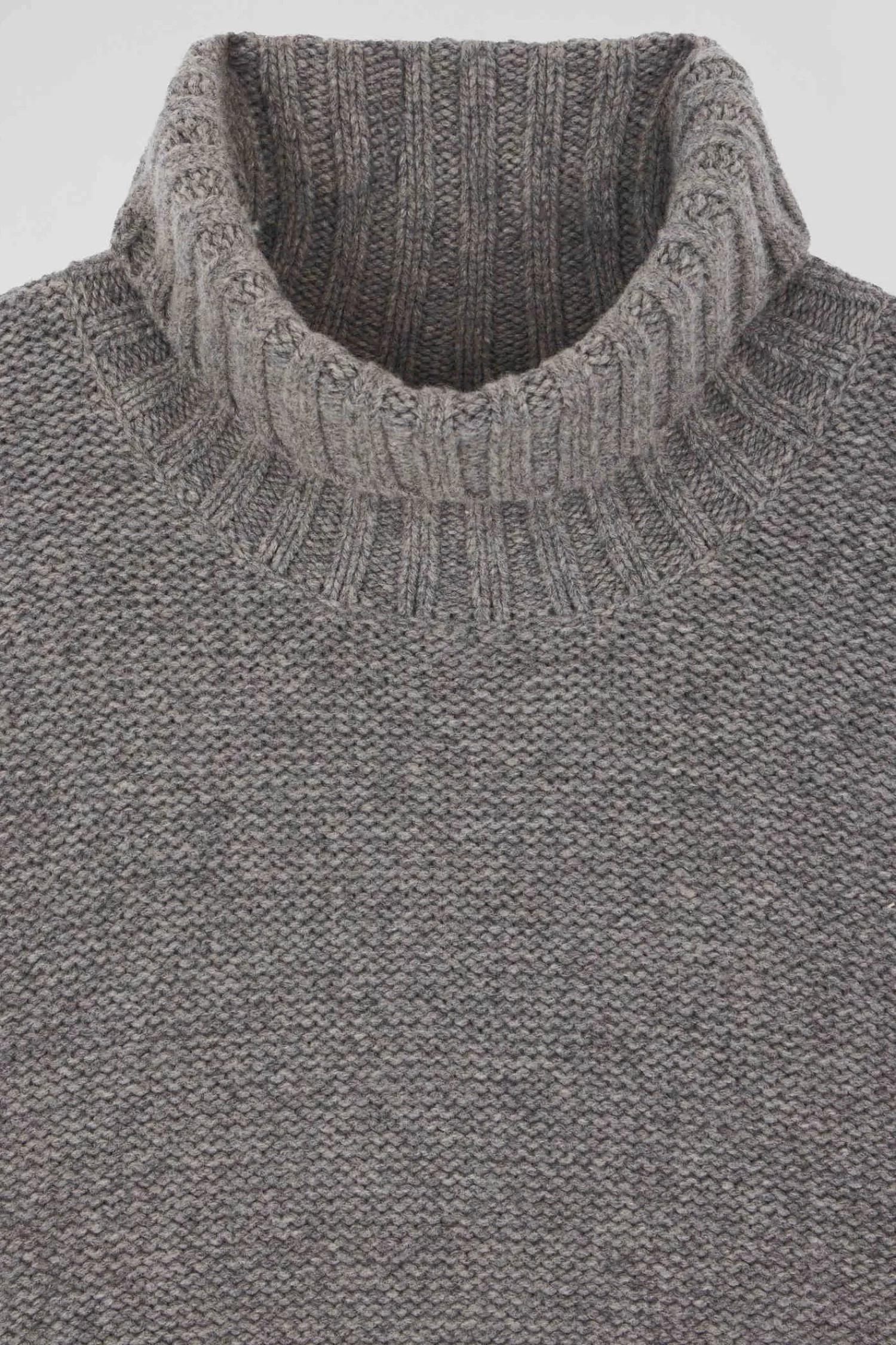 oversize_grey_wool_blend_turtleneck_jumper_6.webp Eden Park Oversize grey wool blend turtleneck jumper<Women Sweaters