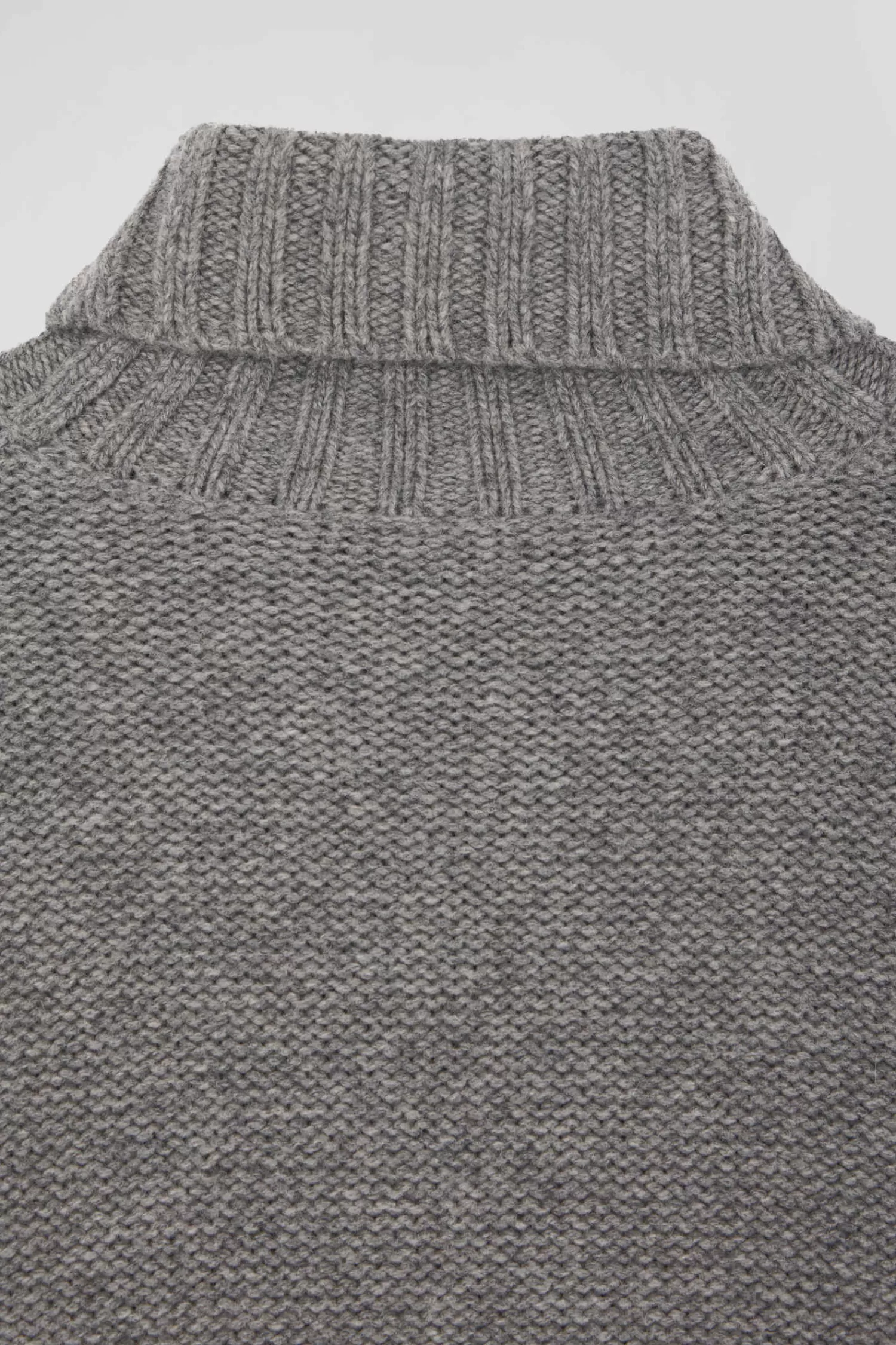 oversize_grey_wool_blend_turtleneck_jumper_8.webp Eden Park Oversize grey wool blend turtleneck jumper<Women Sweaters