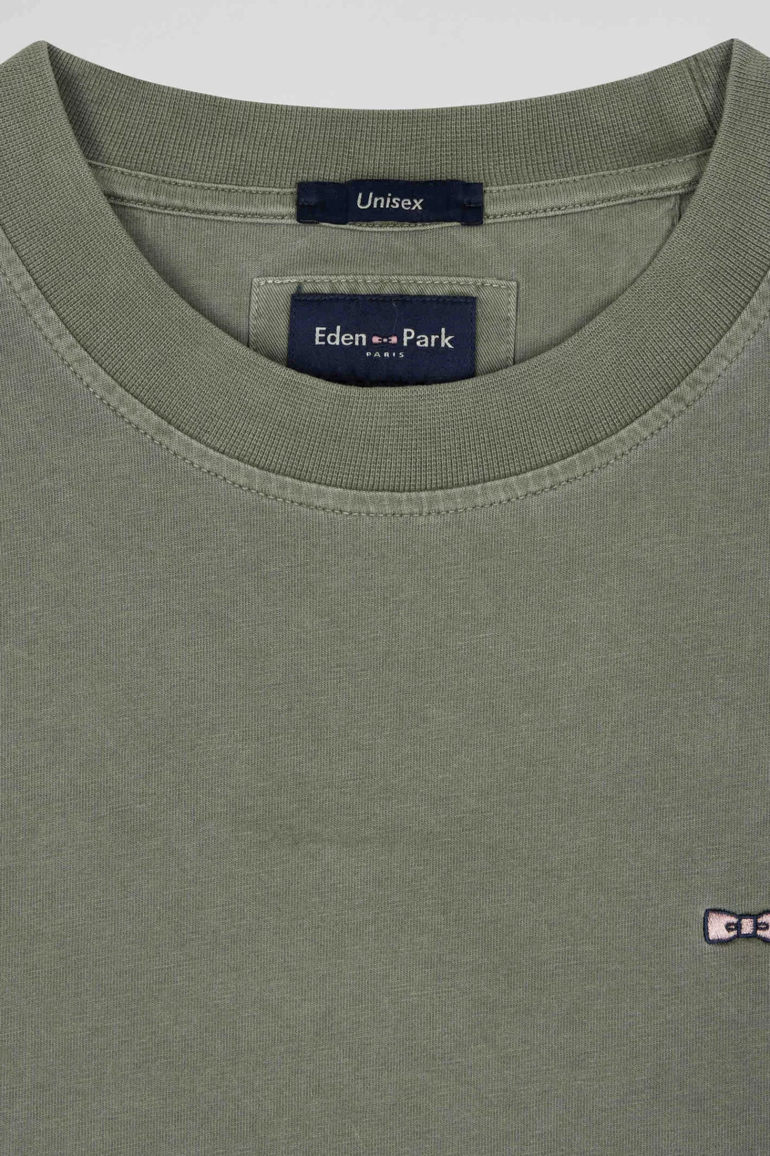 oversize_khaki_unisex_shortsleeved_tshirt_in_overdyed_cotton_10.webp Eden Park Oversize khaki unisex short-sleeved T-shirt in overdyed cotton<Women T-shirts | T-shirts