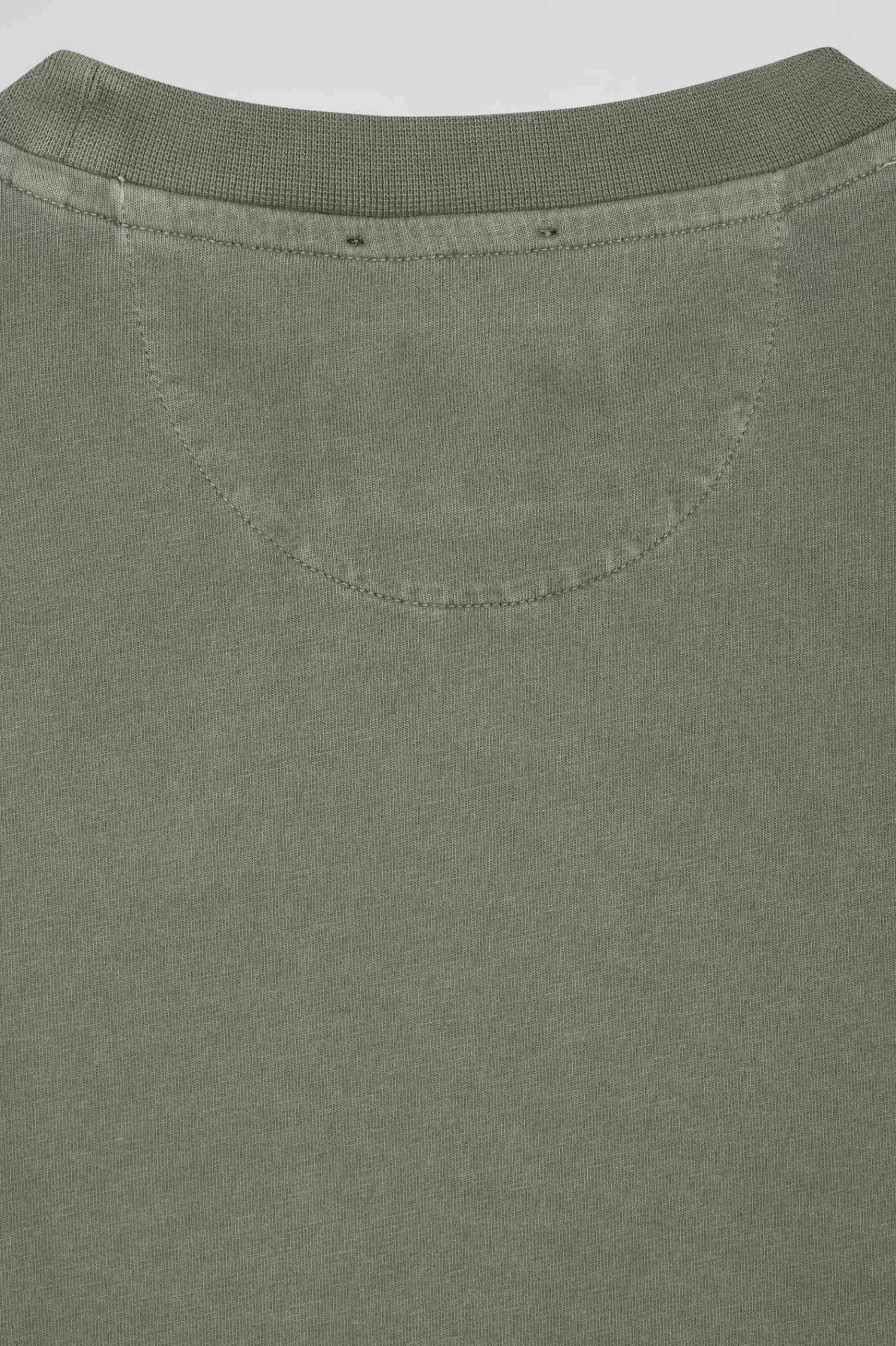 oversize_khaki_unisex_shortsleeved_tshirt_in_overdyed_cotton_12.webp Eden Park Oversize khaki unisex short-sleeved T-shirt in overdyed cotton<Women T-shirts | T-shirts