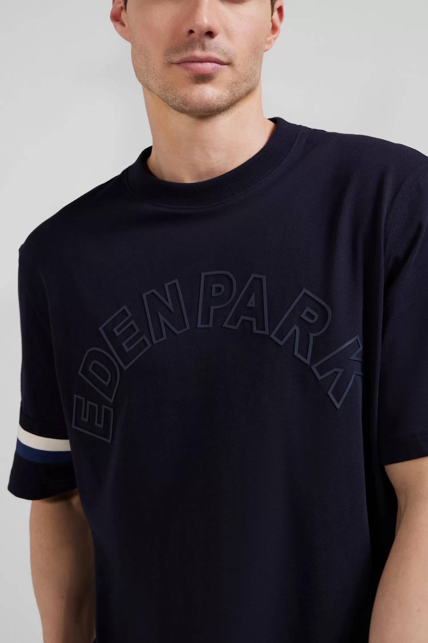 oversize_navy_shortsleeved_cotton_tshirt_with_eden_park_print_2.webp Eden Park Oversize navy short-sleeved cotton T-shirt with print< T-shirts