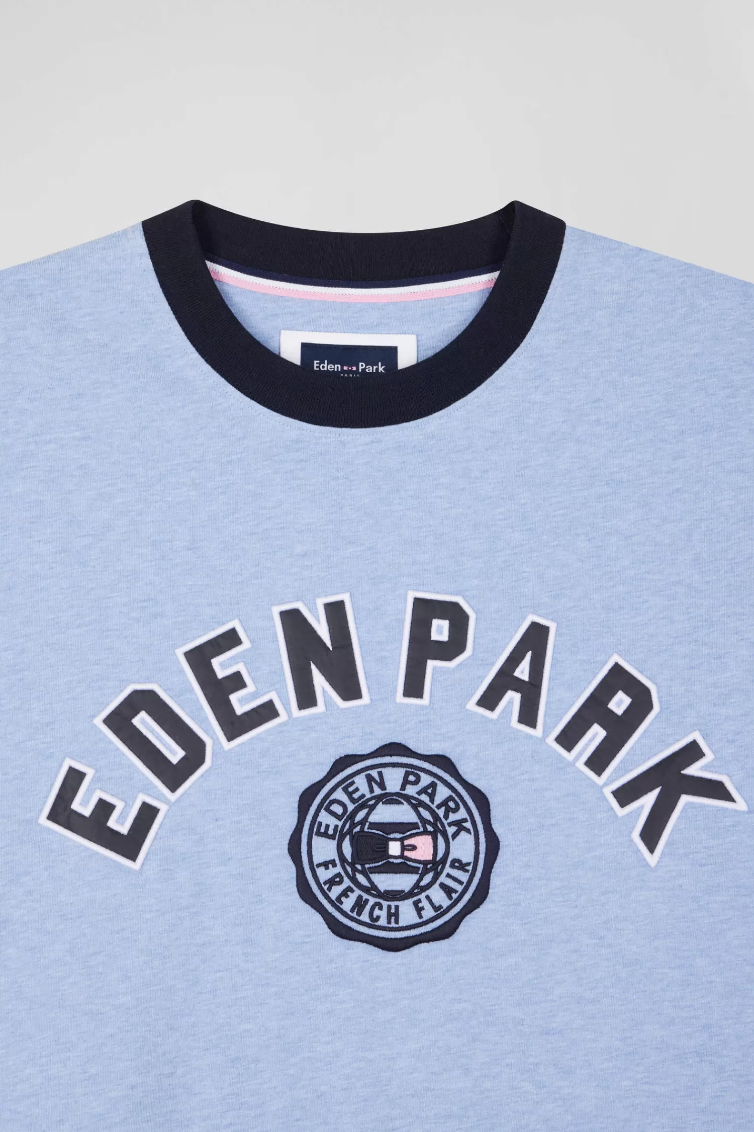 oversize_sky_blue_shortsleeved_cotton_tshirt_with_eden_park_print_6.webp Eden Park Oversize sky blue short-sleeved cotton T-shirt with print< T-shirts