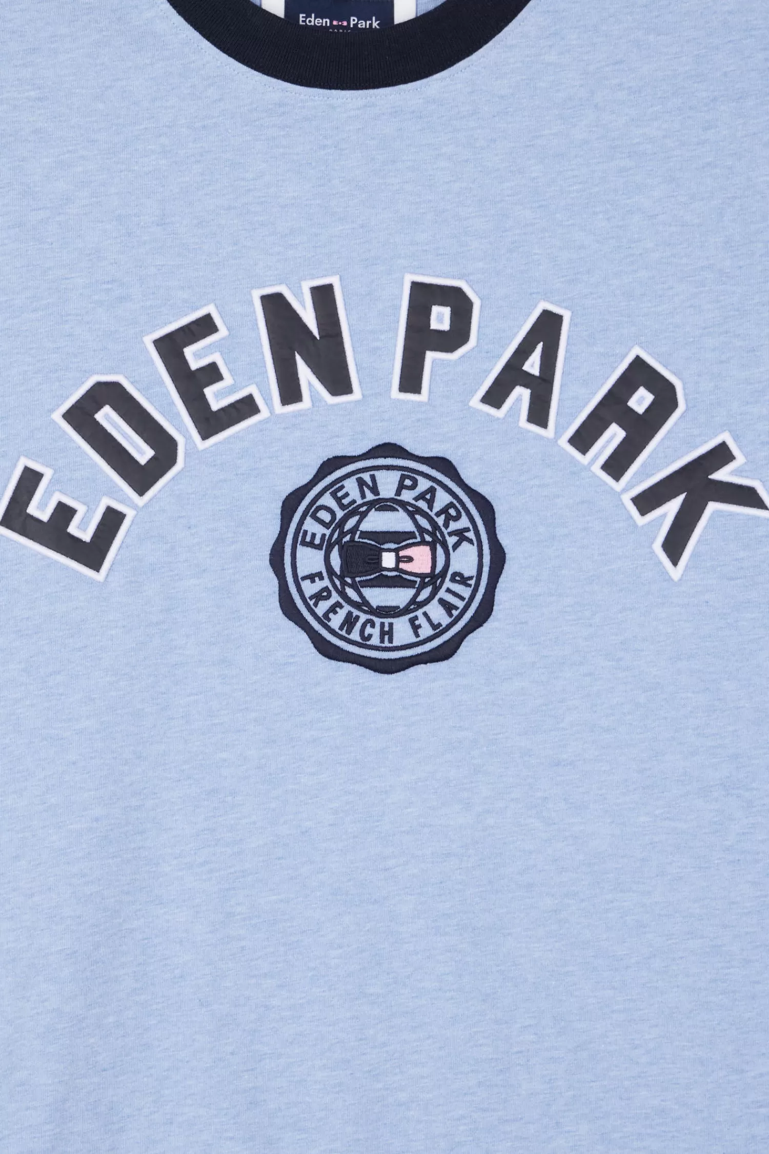 oversize_sky_blue_shortsleeved_cotton_tshirt_with_eden_park_print_8.webp Eden Park Oversize sky blue short-sleeved cotton T-shirt with print< T-shirts