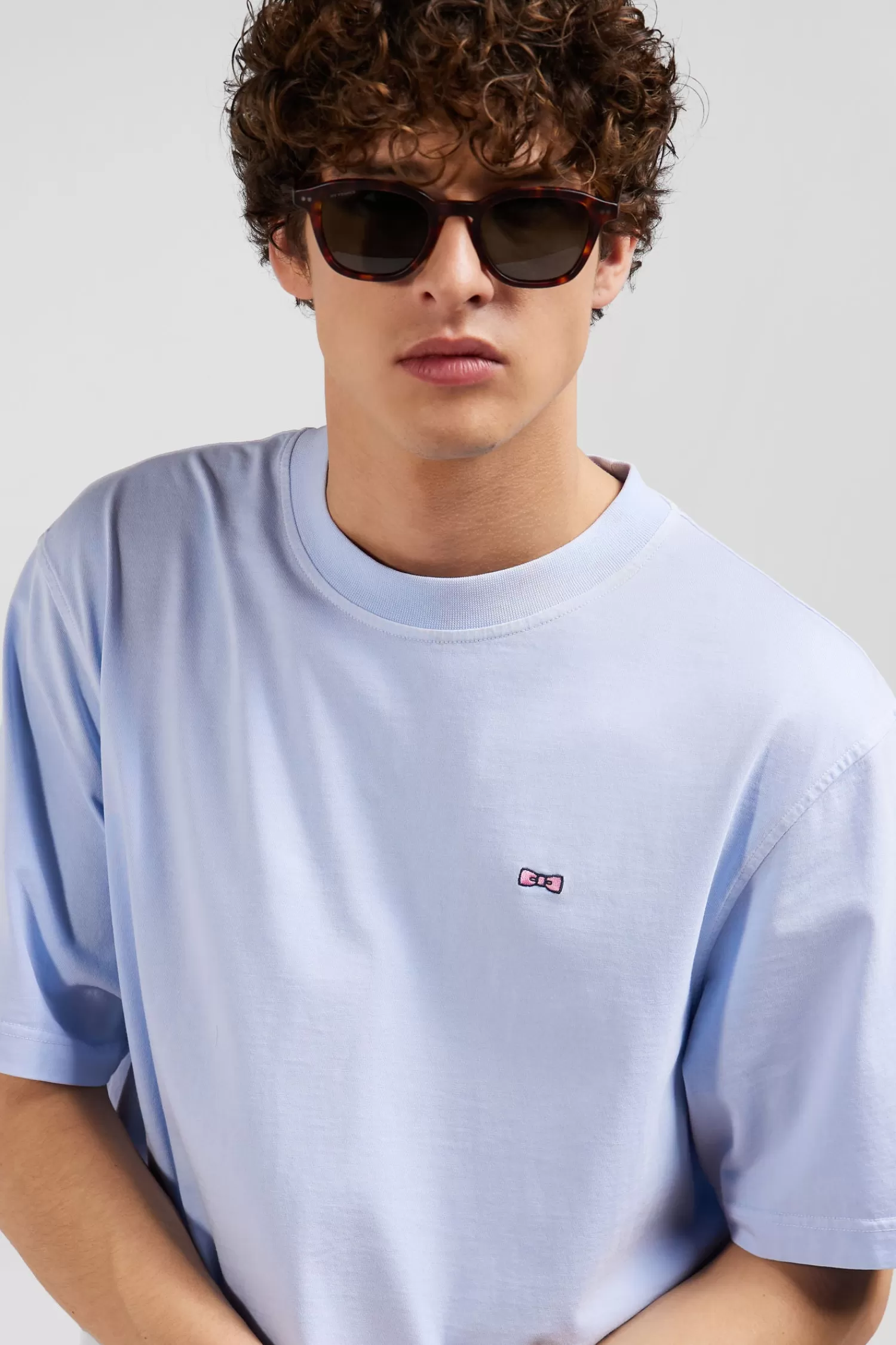 oversize_sky_blue_unisex_shortsleeved_tshirt_in_overdyed_cotton_3.webp Eden Park Oversize sky blue unisex short-sleeved T-shirt in overdyed cotton<Women T-shirts | T-shirts