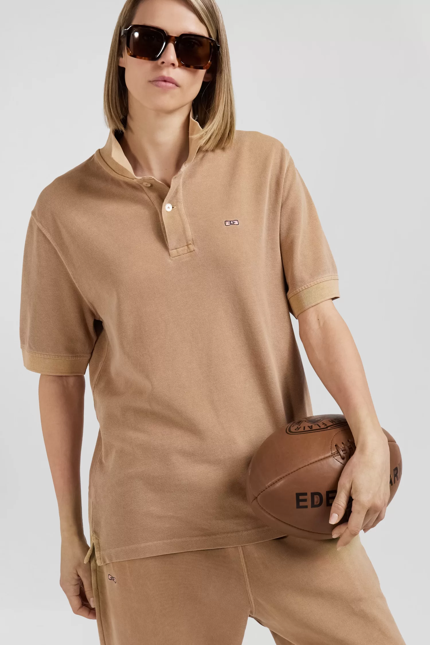 oversized_camel_unisex_shortsleeved_cotton_piqu_polo_shirt_4.webp Eden Park Oversized camel unisex short-sleeved cotton piqué polo shirt<Women Polos | Polos