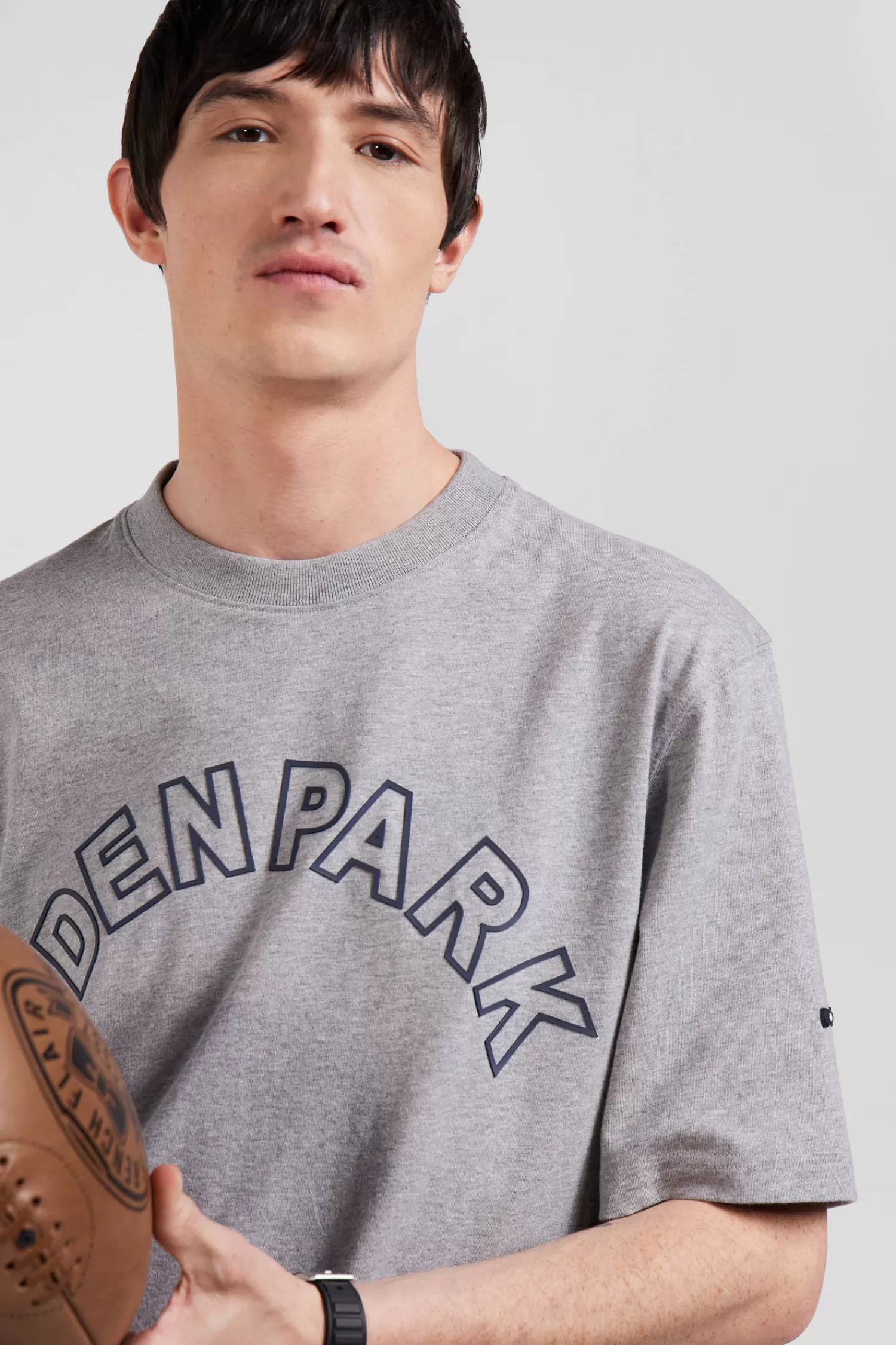 oversized_grey_shortsleeved_cotton_tshirt_with_eden_park_print_2.webp Eden Park Oversized grey short-sleeved cotton T-shirt with print< T-shirts