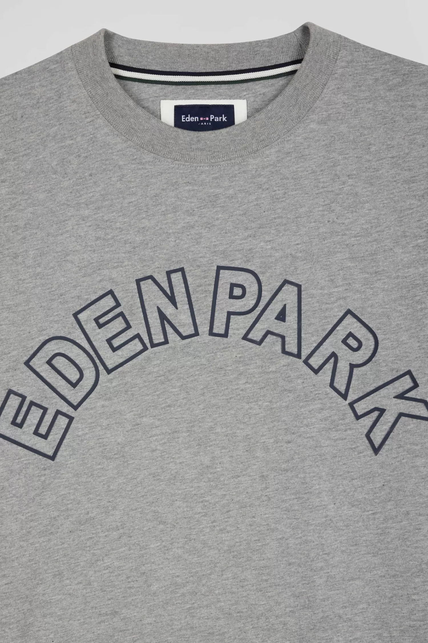 oversized_grey_shortsleeved_cotton_tshirt_with_eden_park_print_7.webp Eden Park Oversized grey short-sleeved cotton T-shirt with print< T-shirts