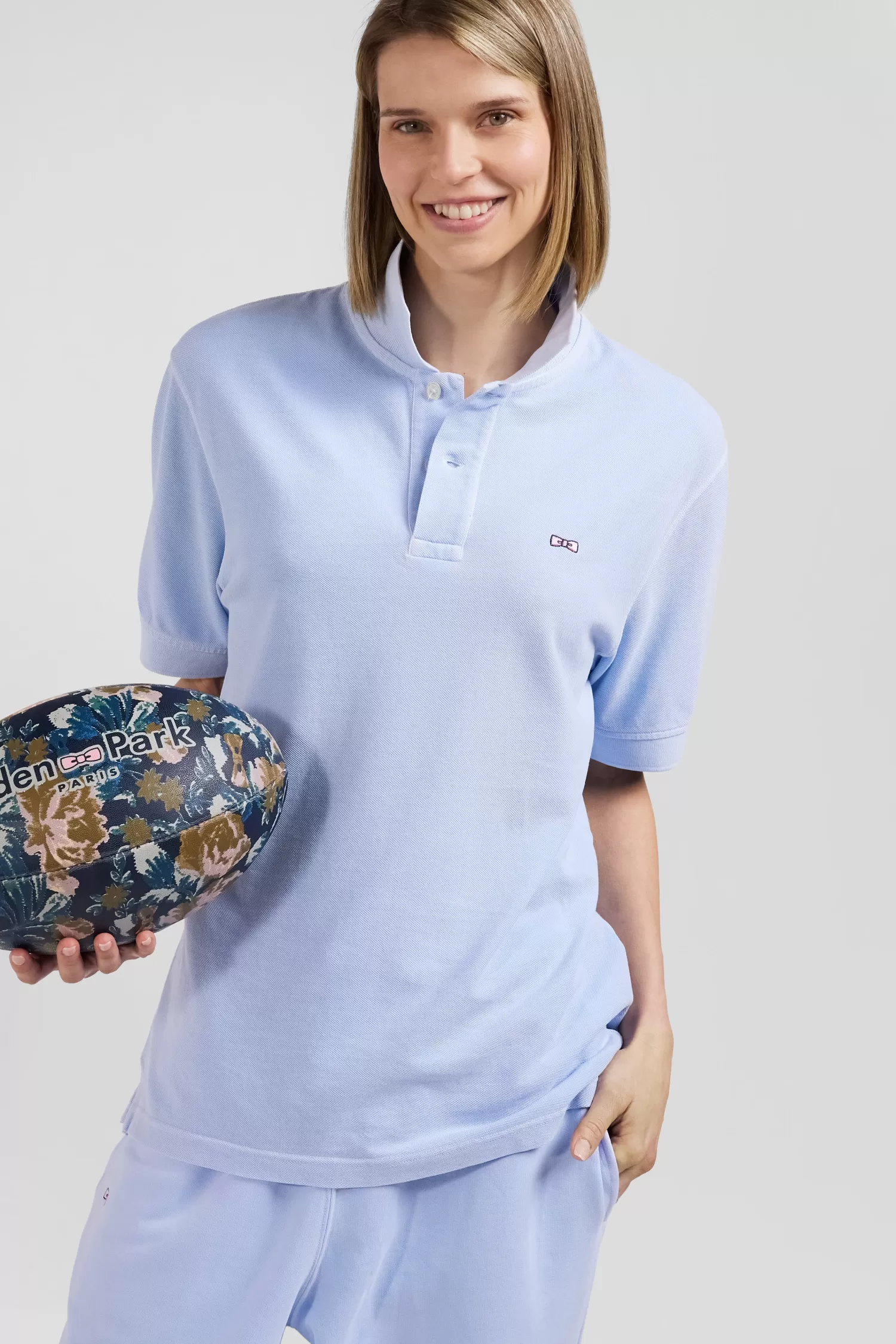oversized_sky_blue_unisex_shortsleeved_cotton_piqu_polo_shirt_4.webp Eden Park Oversized sky blue unisex short-sleeved cotton piqué polo shirt<Women Polos | Polos