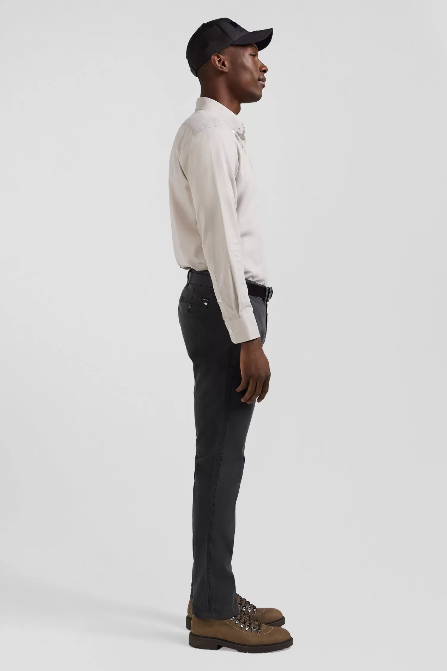 regular_anthracite_grey_chino_trousers_in_stretch_cotton_gabardine_4.webp Eden Park Regular anthracite grey chino trousers in stretch cotton gabardine< Pants