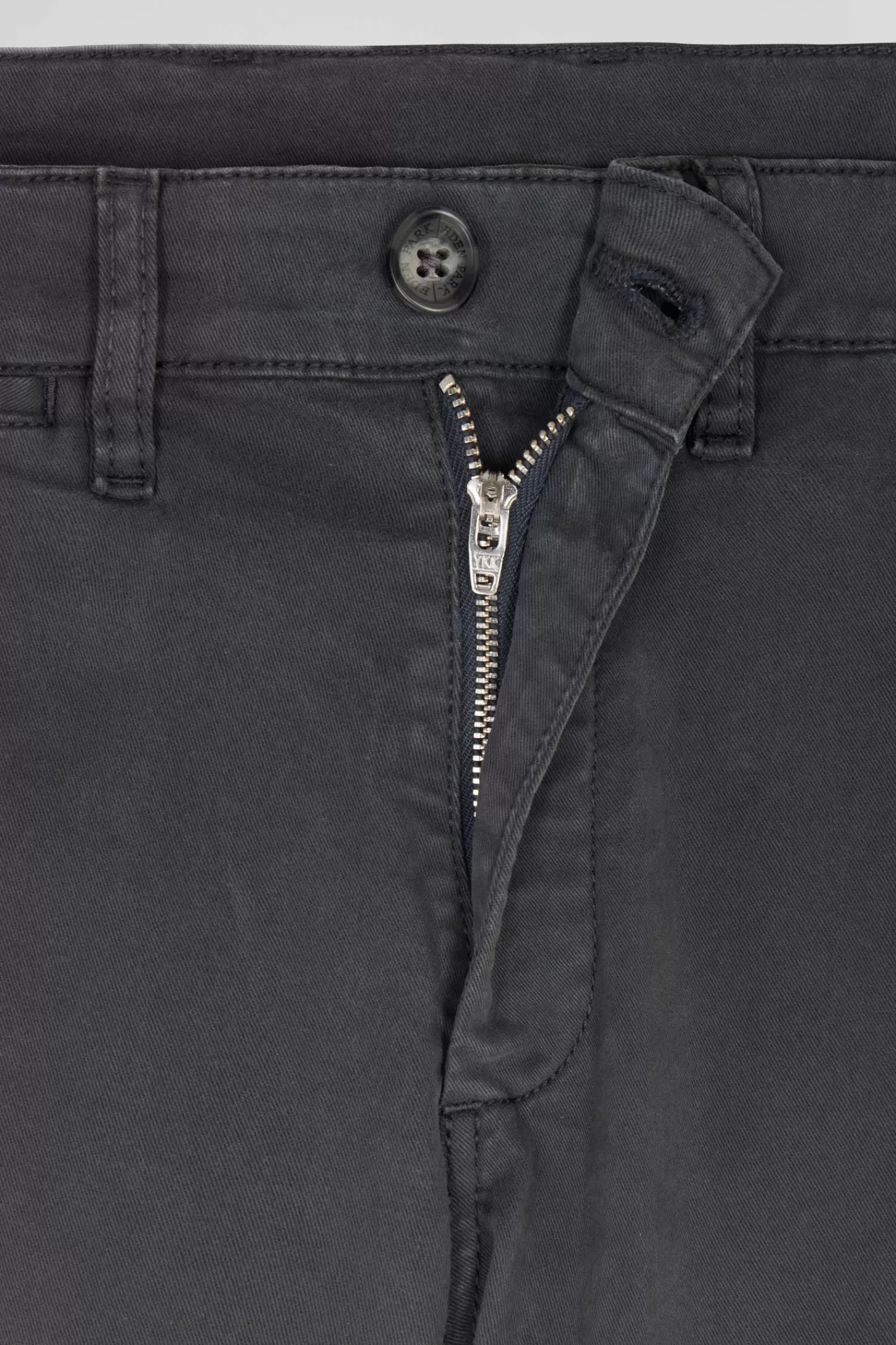 regular_anthracite_grey_chino_trousers_in_stretch_cotton_gabardine_6.webp Eden Park Regular anthracite grey chino trousers in stretch cotton gabardine< Pants