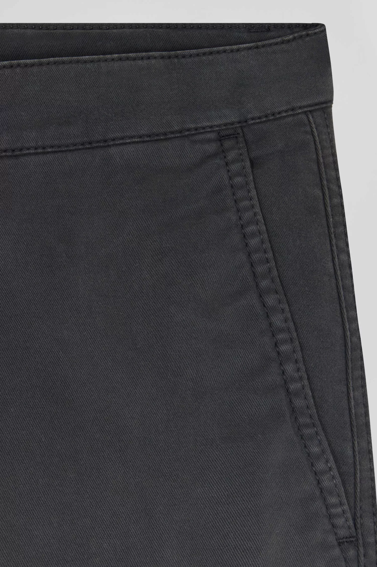 regular_anthracite_grey_chino_trousers_in_stretch_cotton_gabardine_7.webp Eden Park Regular anthracite grey chino trousers in stretch cotton gabardine< Pants