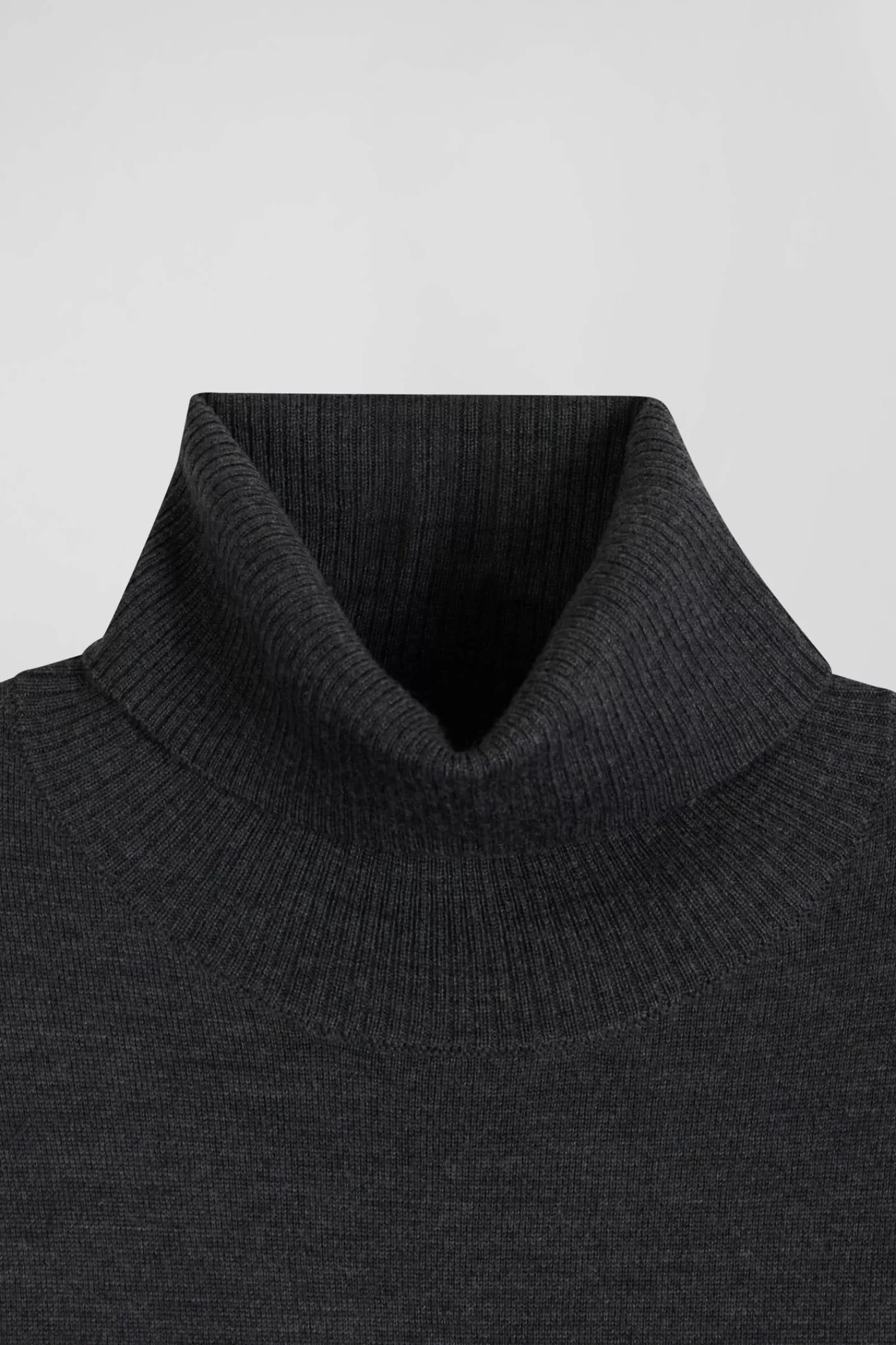 regular_anthracite_grey_merino_wool_turtleneck_jumper_6.webp Eden Park Regular anthracite grey merino wool turtleneck jumper< Sweaters