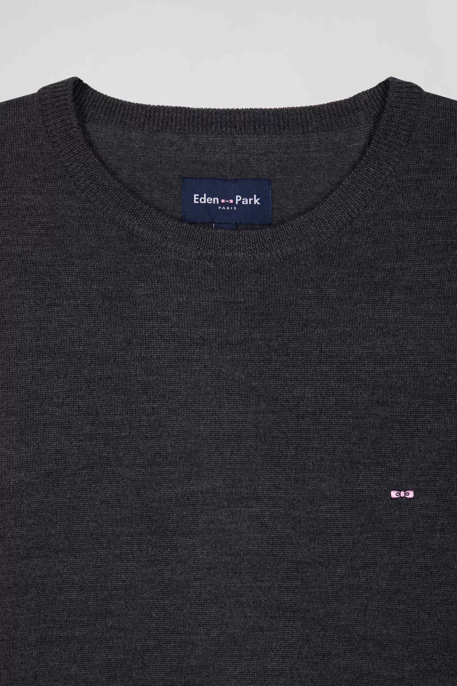 regular_anthracite_grey_merino_wool_vneck_jumper_6.webp Eden Park Regular anthracite grey merino wool V-neck jumper< Sweaters