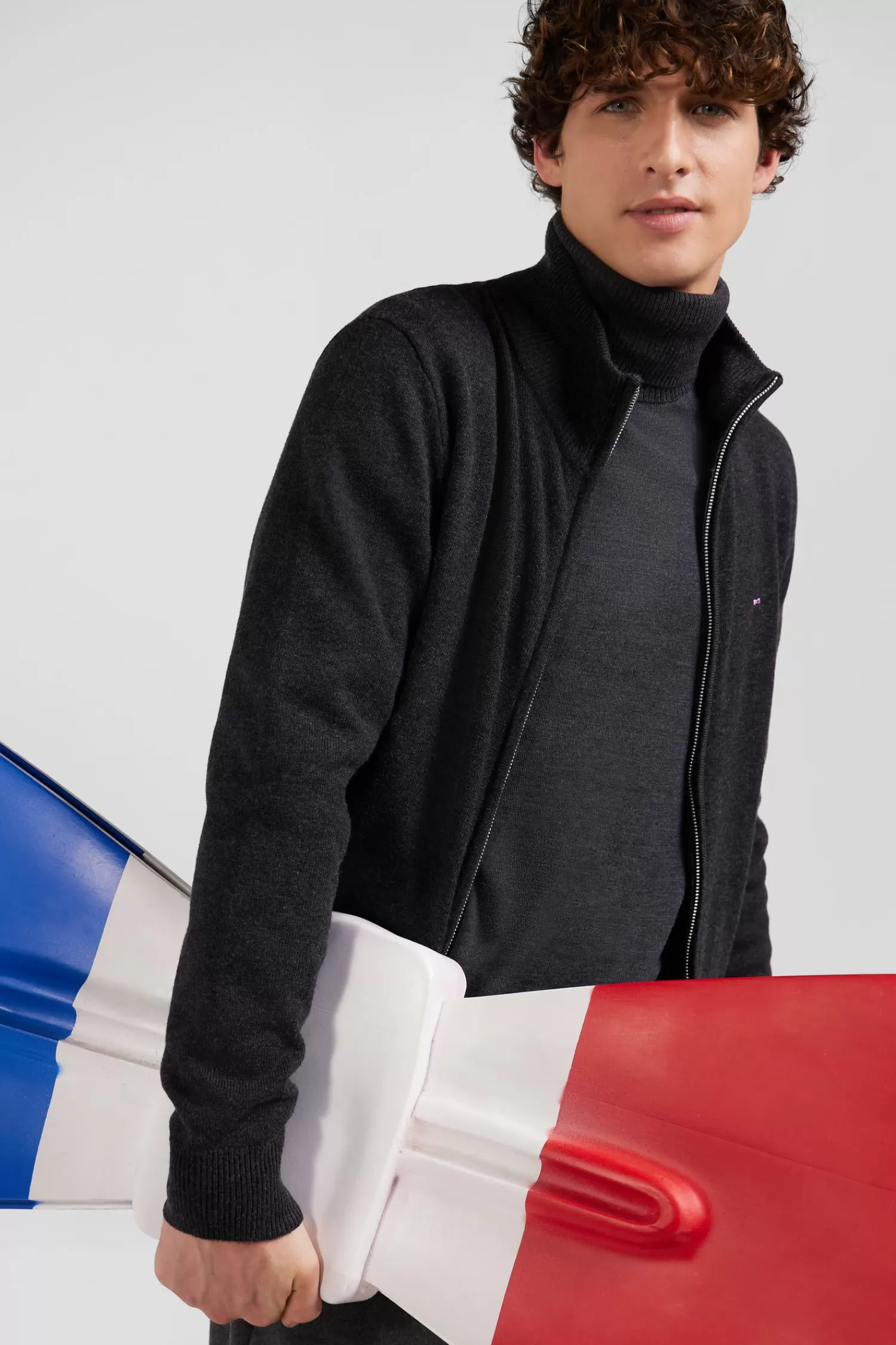 regular_anthracite_grey_plain_wool_and_cotton_zipped_cardigan_2.webp Eden Park Regular anthracite grey plain wool and cotton zipped cardigan< Cardigans