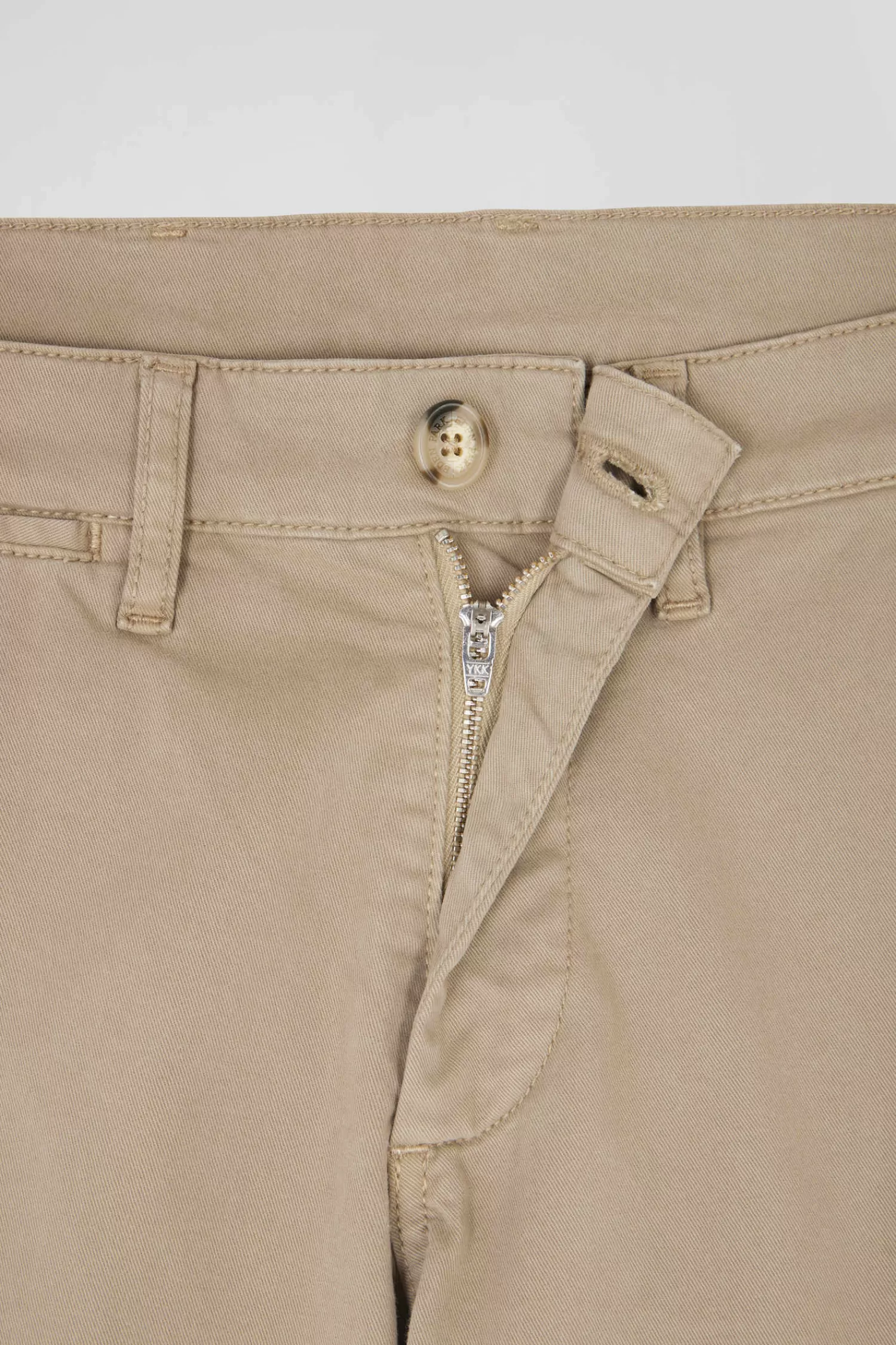 regular_beige_chino_trousers_in_stretch_cotton_gabardine_6.webp Eden Park Regular beige chino trousers in stretch cotton gabardine< Pants